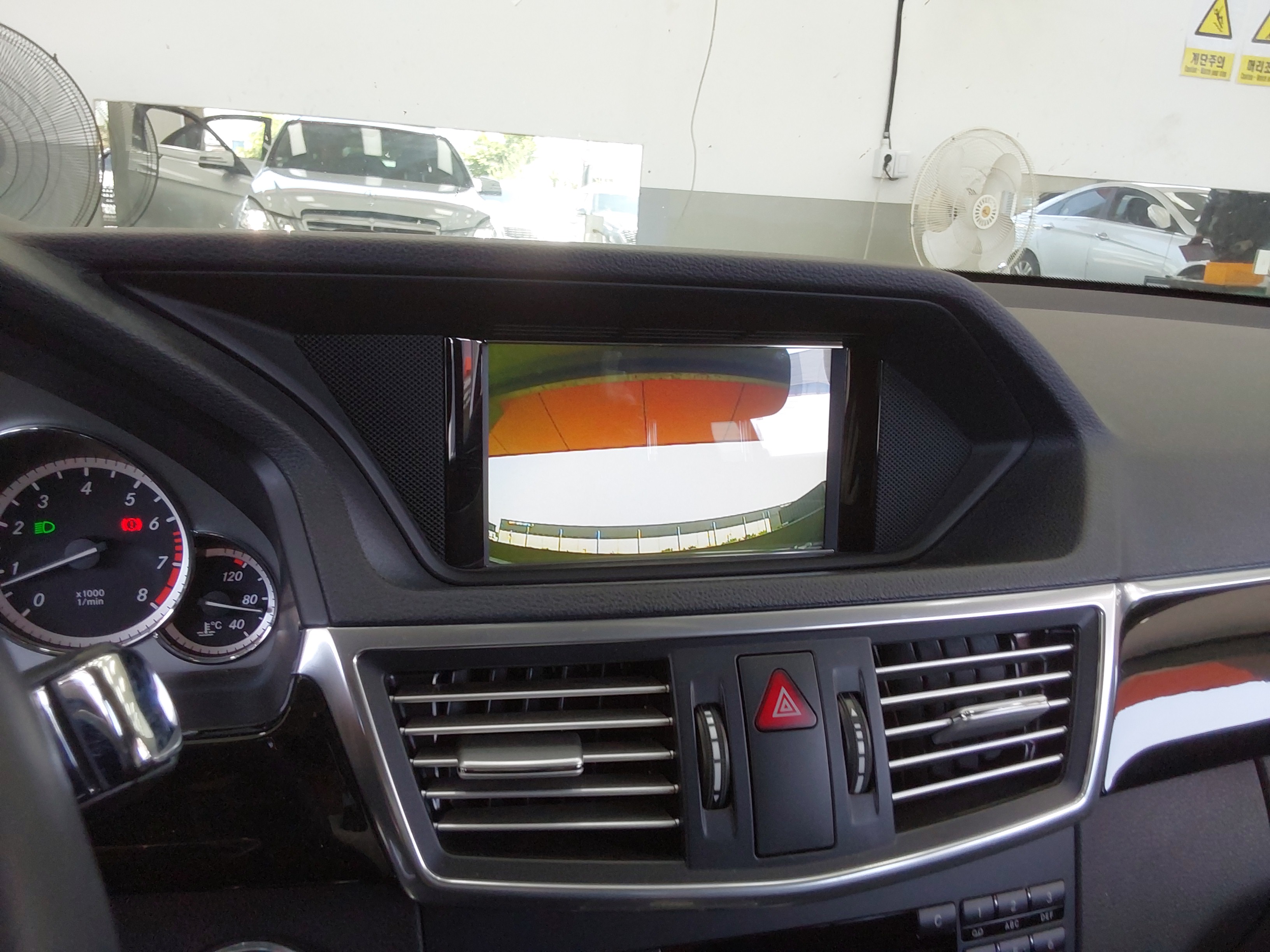 مرسيدس E-CLASS