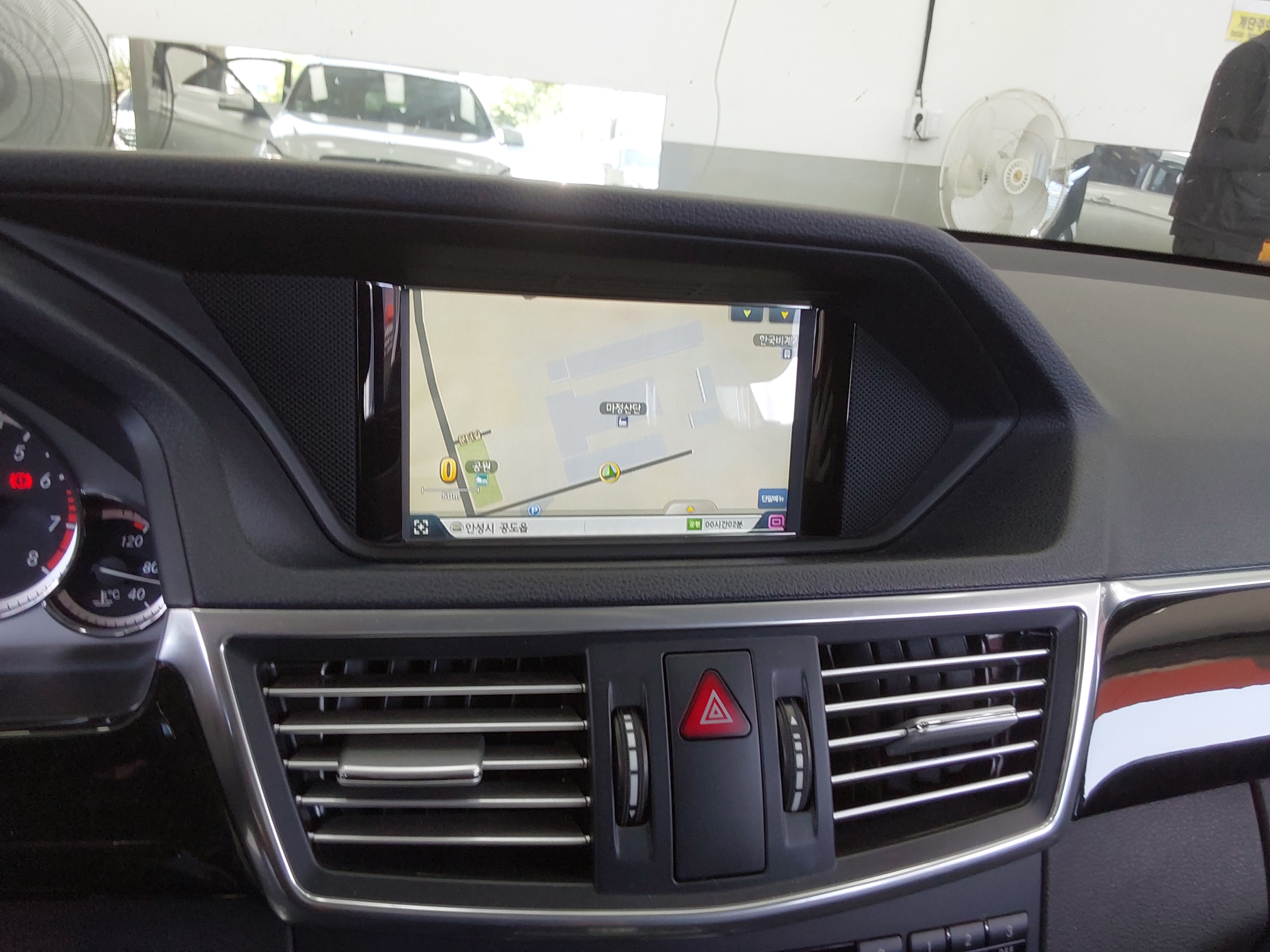 مرسيدس E-CLASS