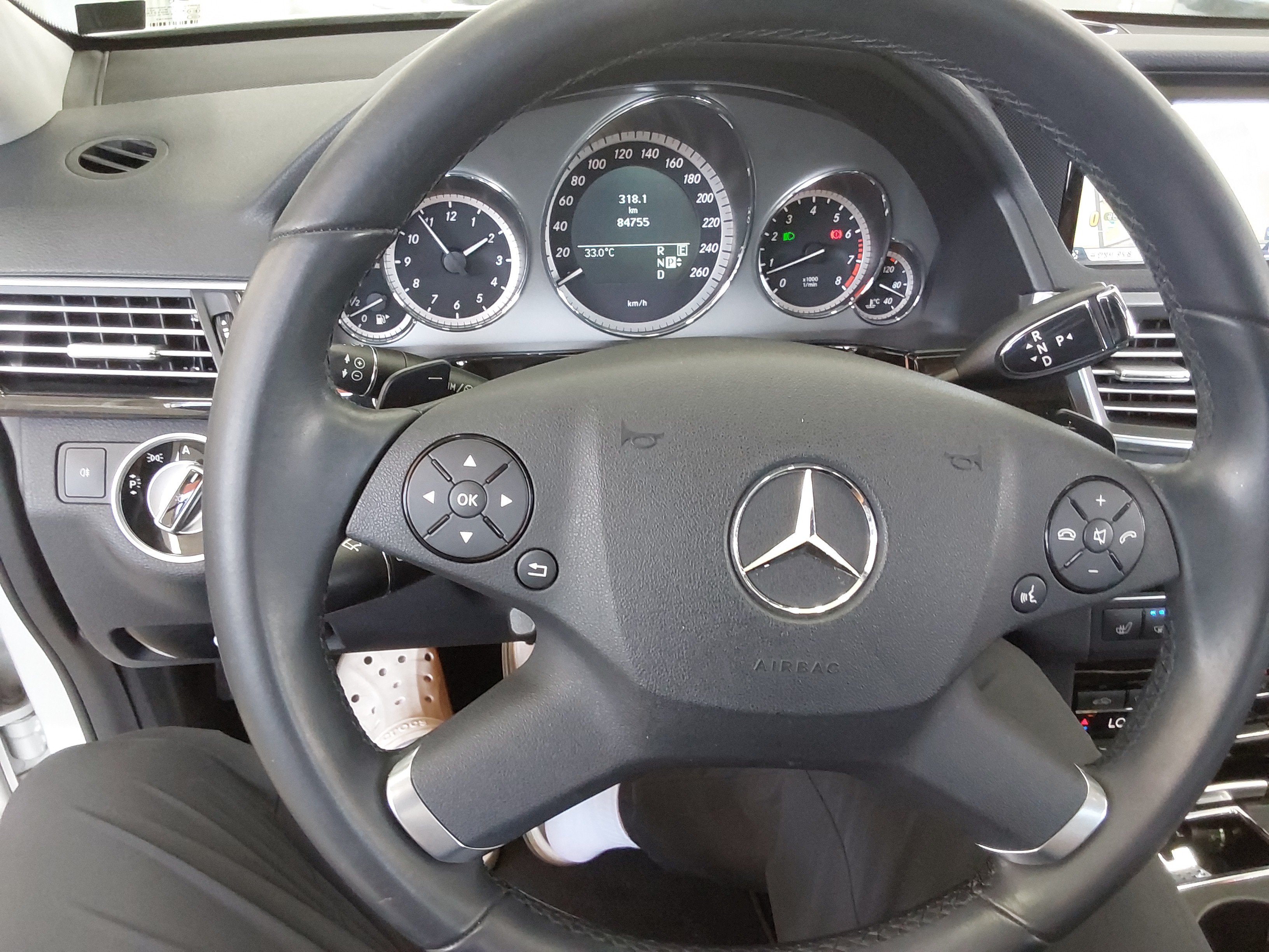 مرسيدس E-CLASS