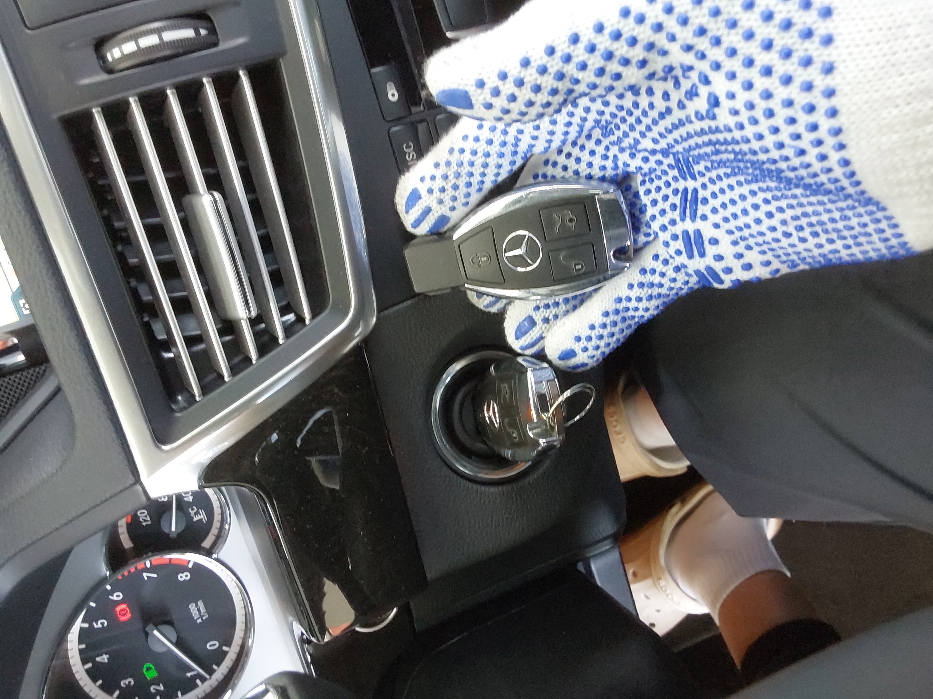 مرسيدس E-CLASS