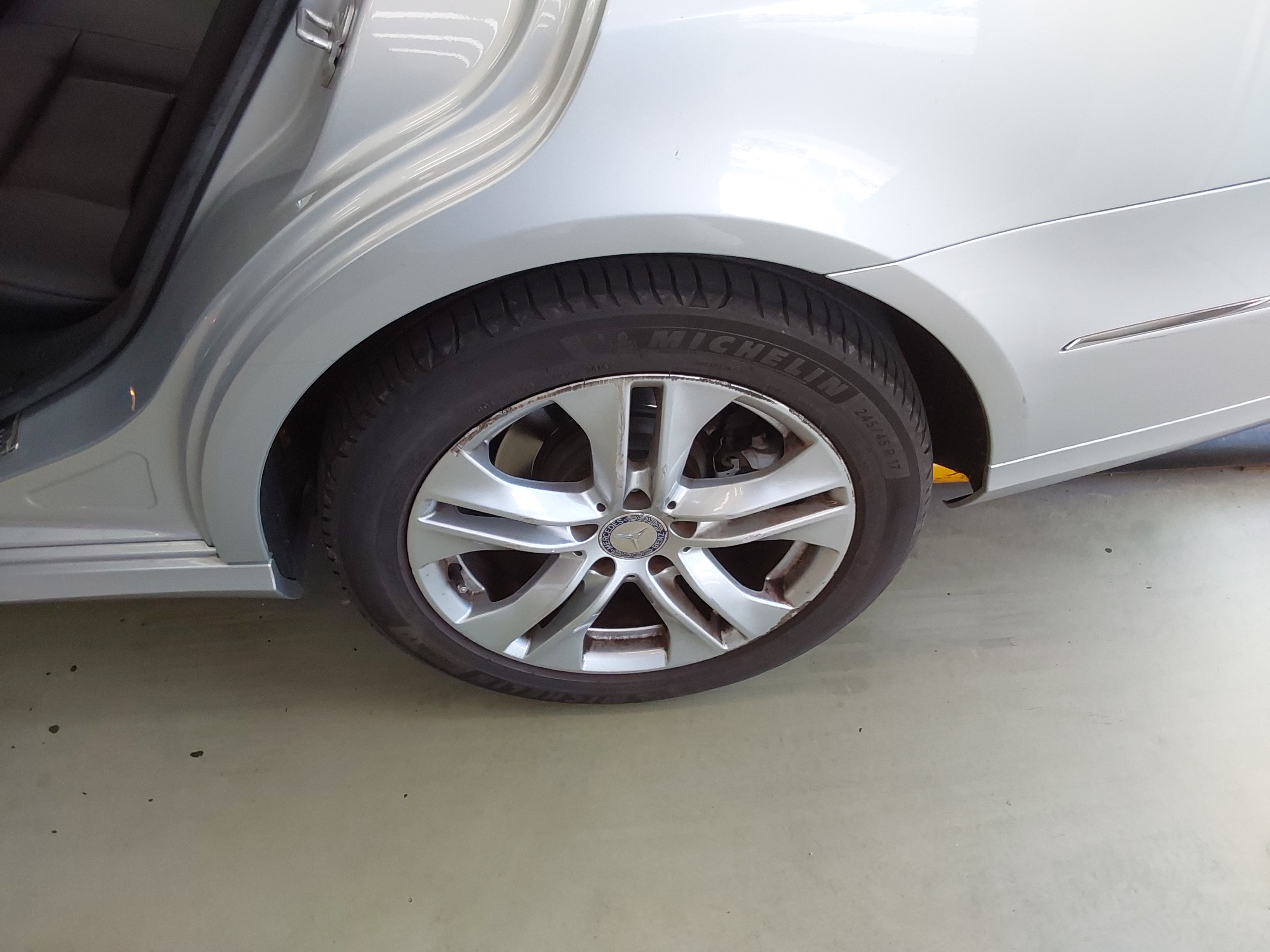 مرسيدس E-CLASS