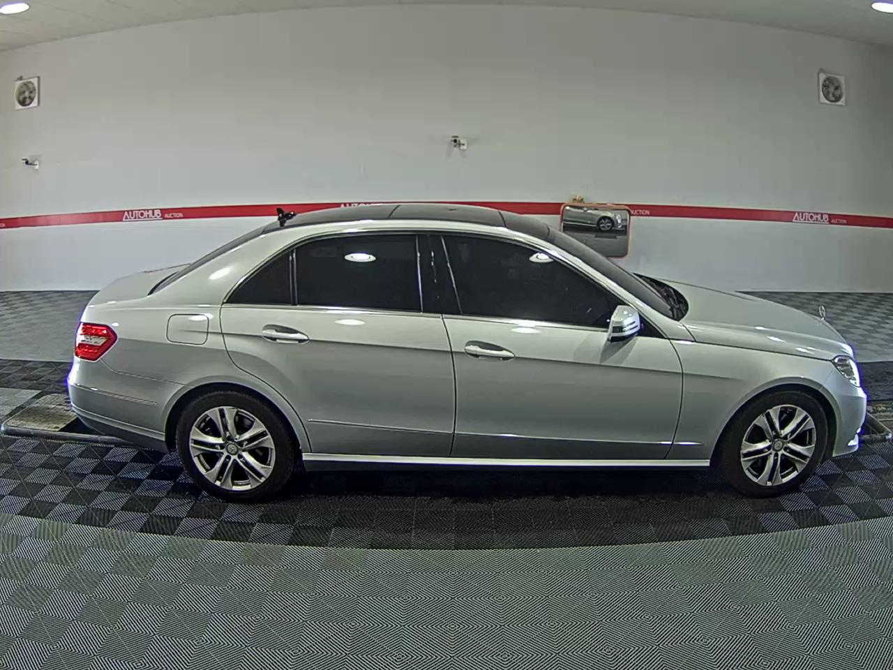 مرسيدس E-CLASS