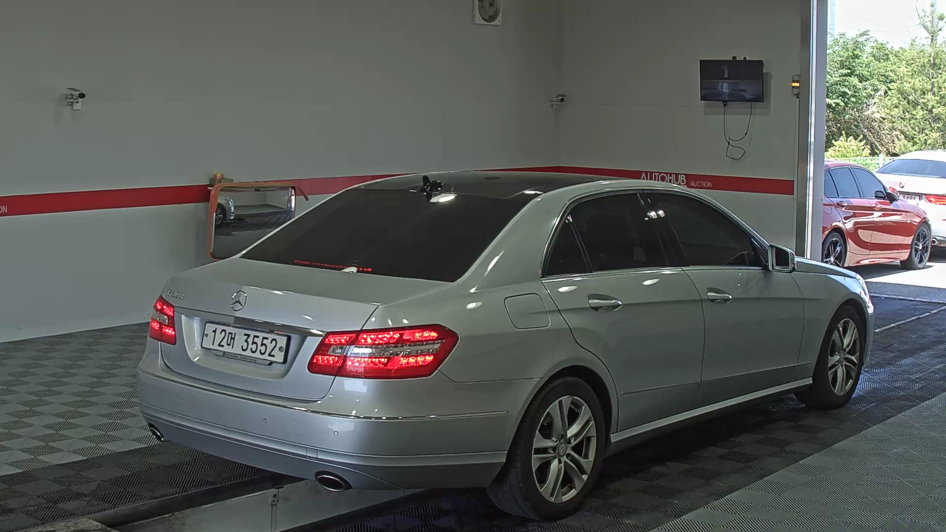 مرسيدس E-CLASS