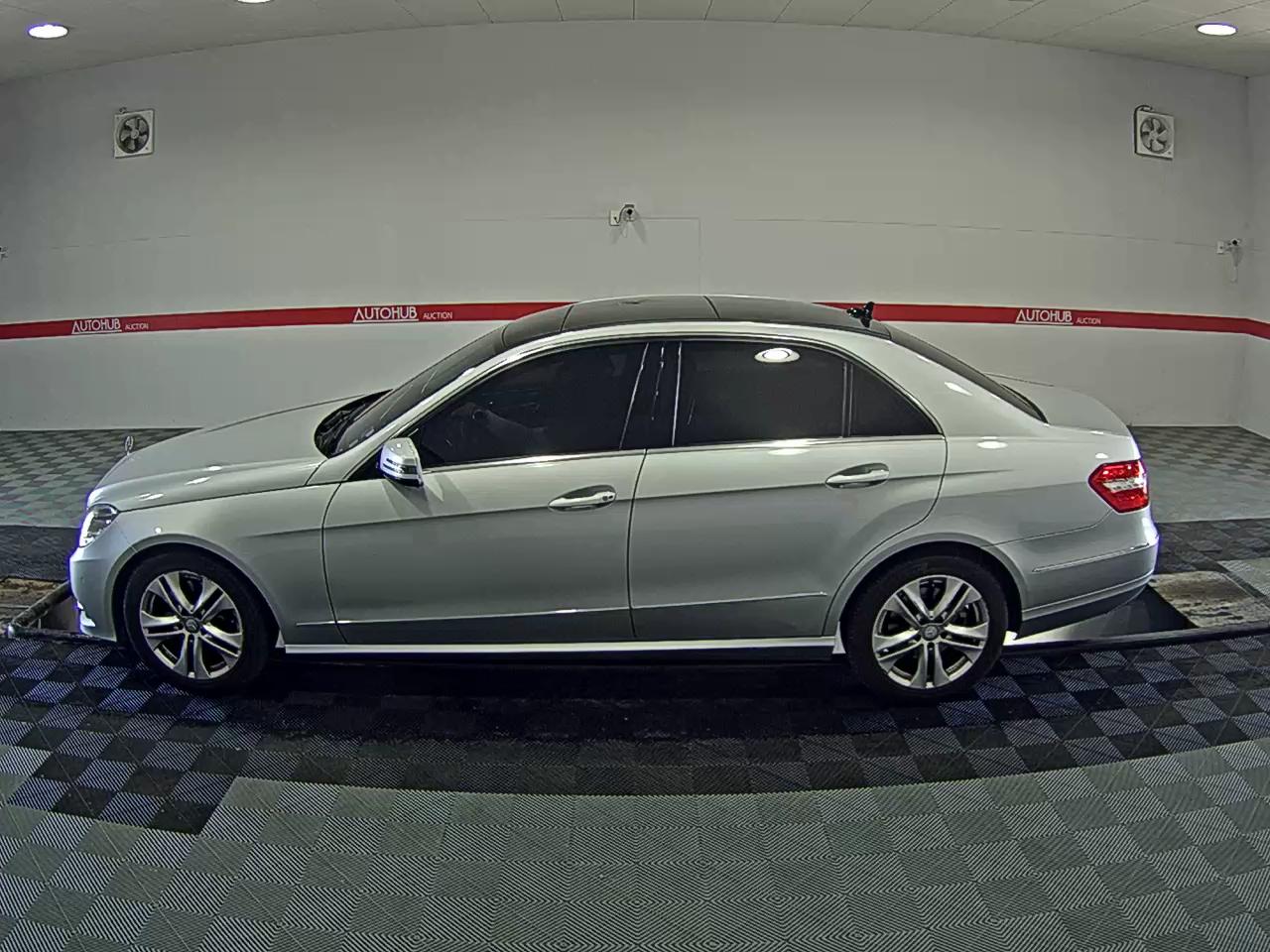 مرسيدس E-CLASS