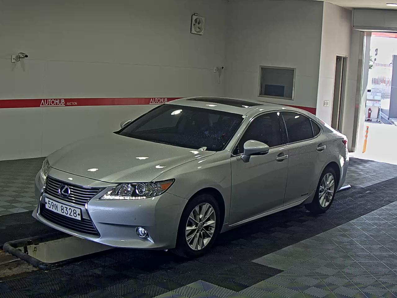 لكسز - ES300h (2013)