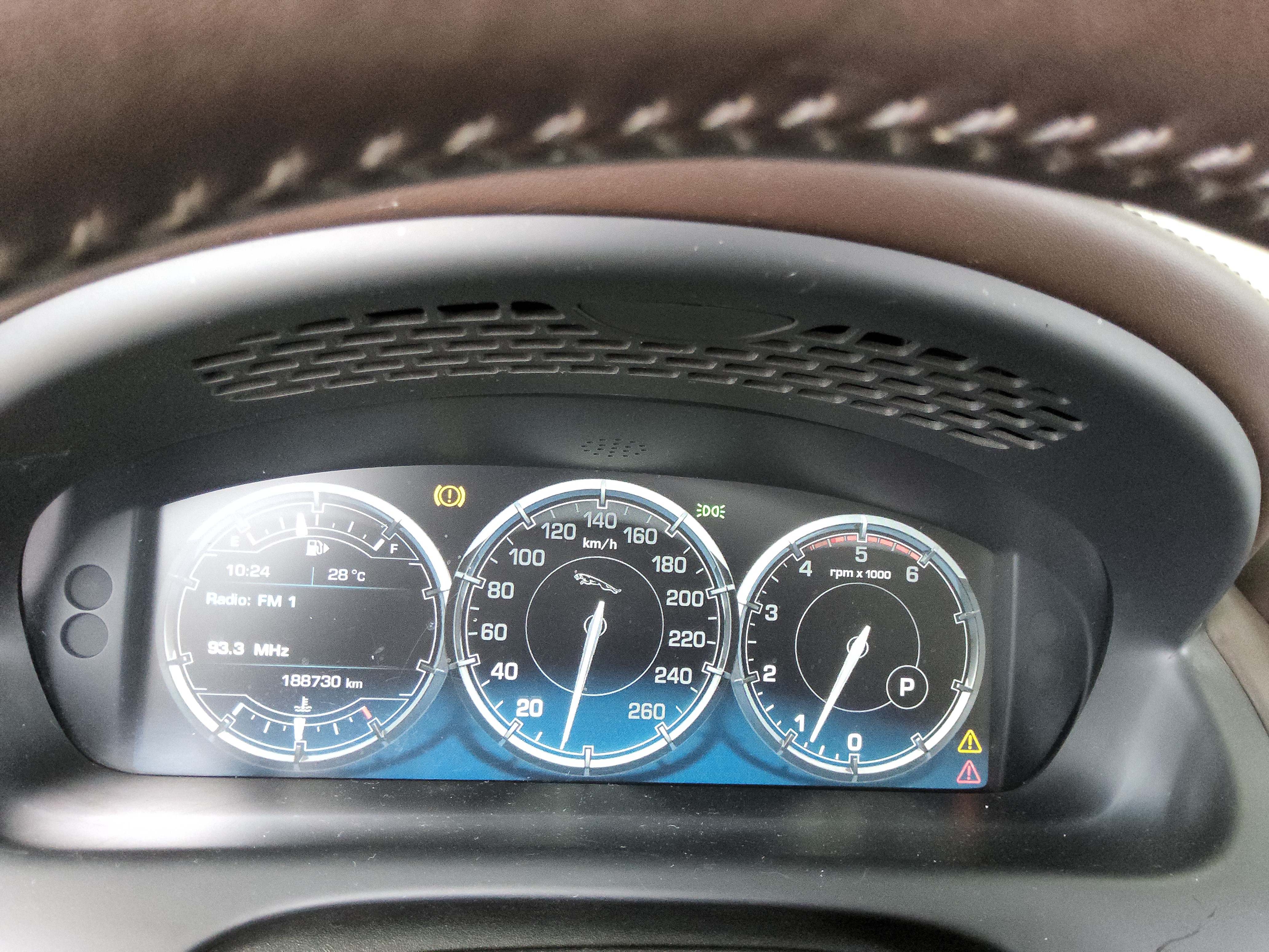 جاقوار XJ