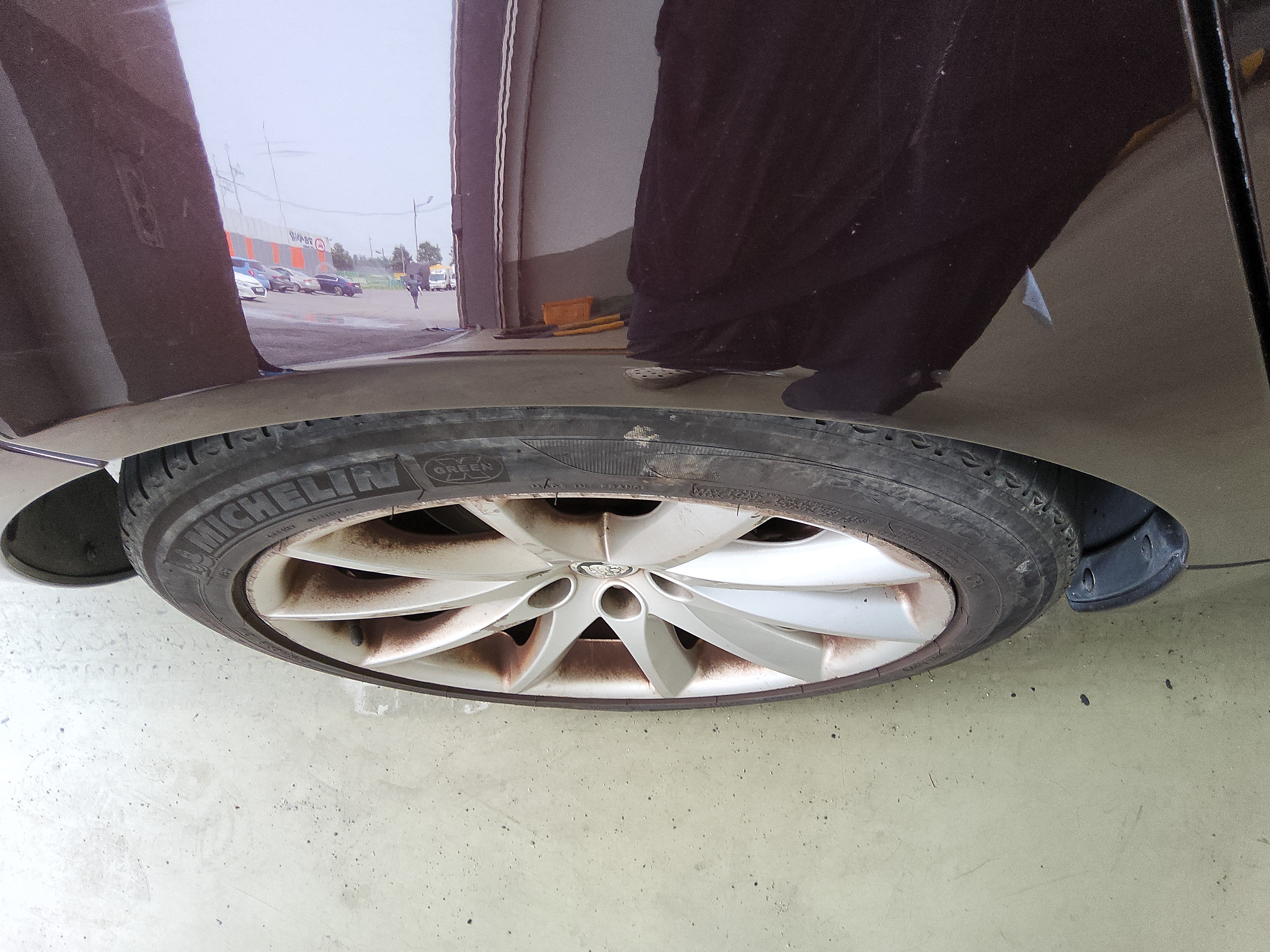 جاقوار XJ