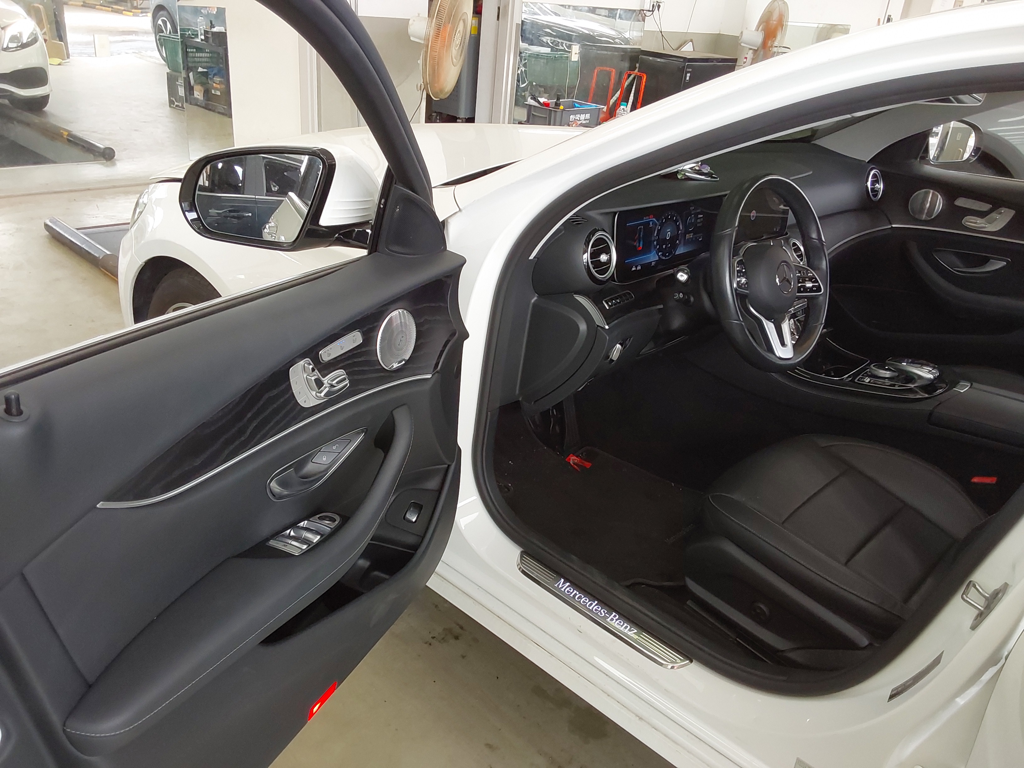 مرسيدس E-CLASS