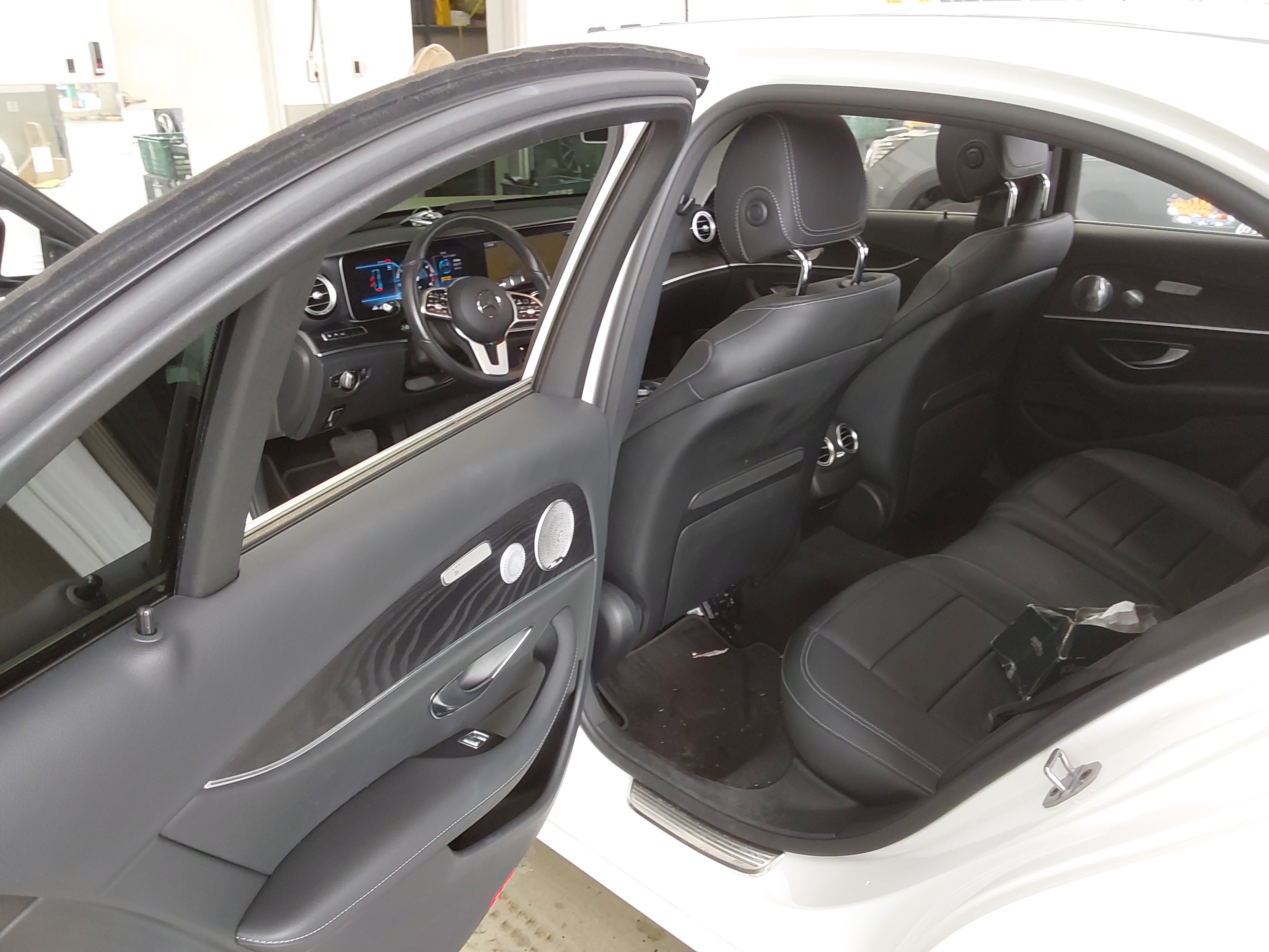 مرسيدس E-CLASS