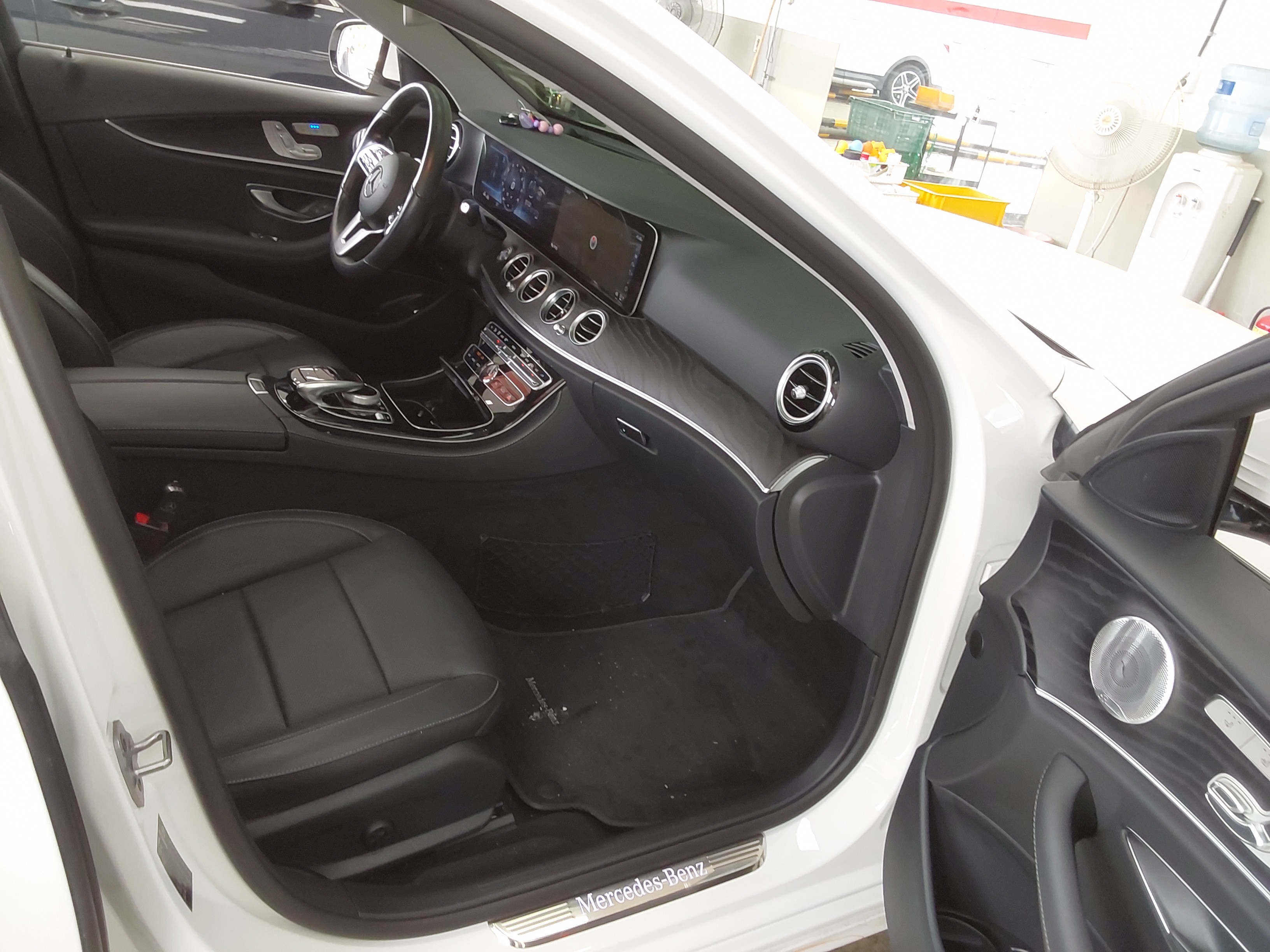 مرسيدس E-CLASS