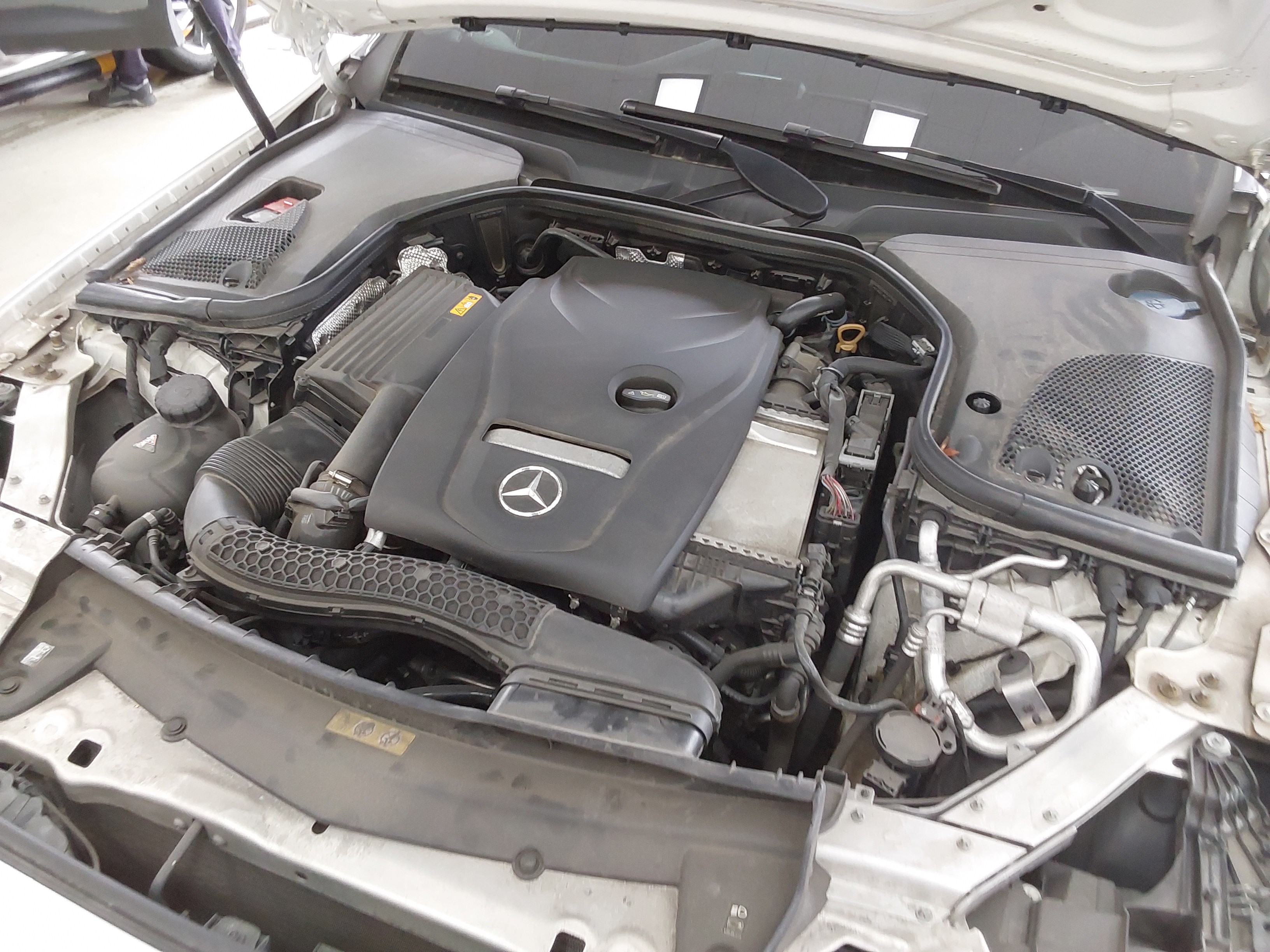 مرسيدس E-CLASS