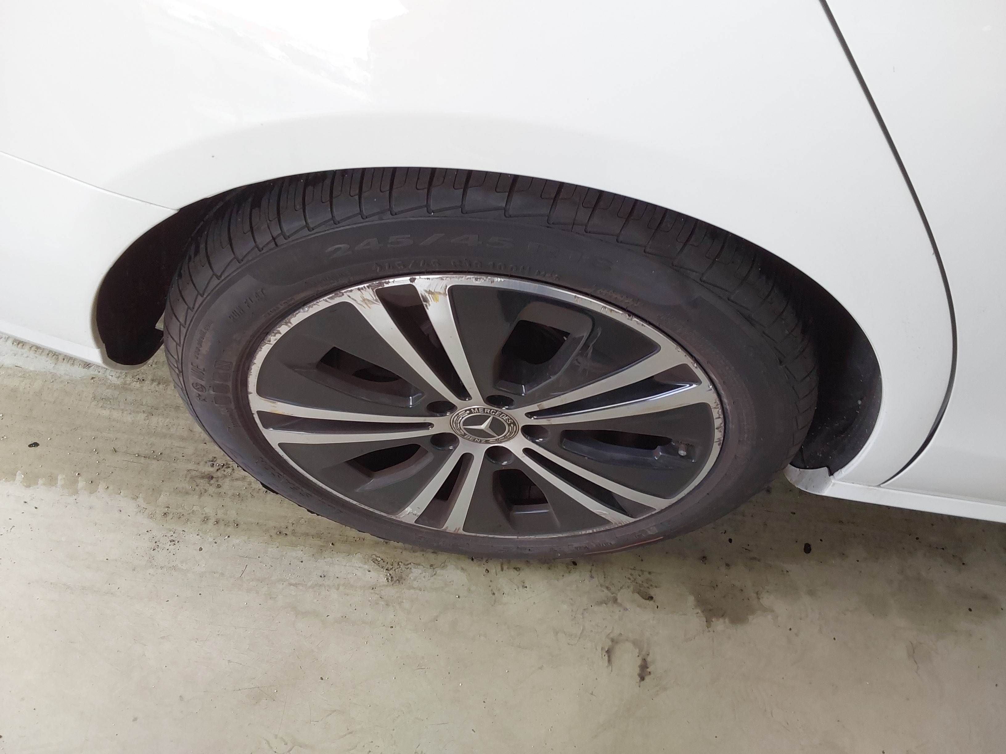مرسيدس E-CLASS