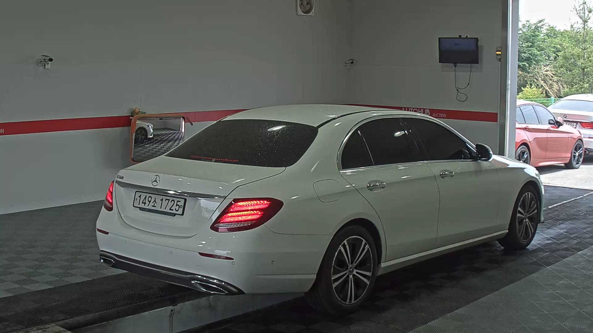 مرسيدس E-CLASS