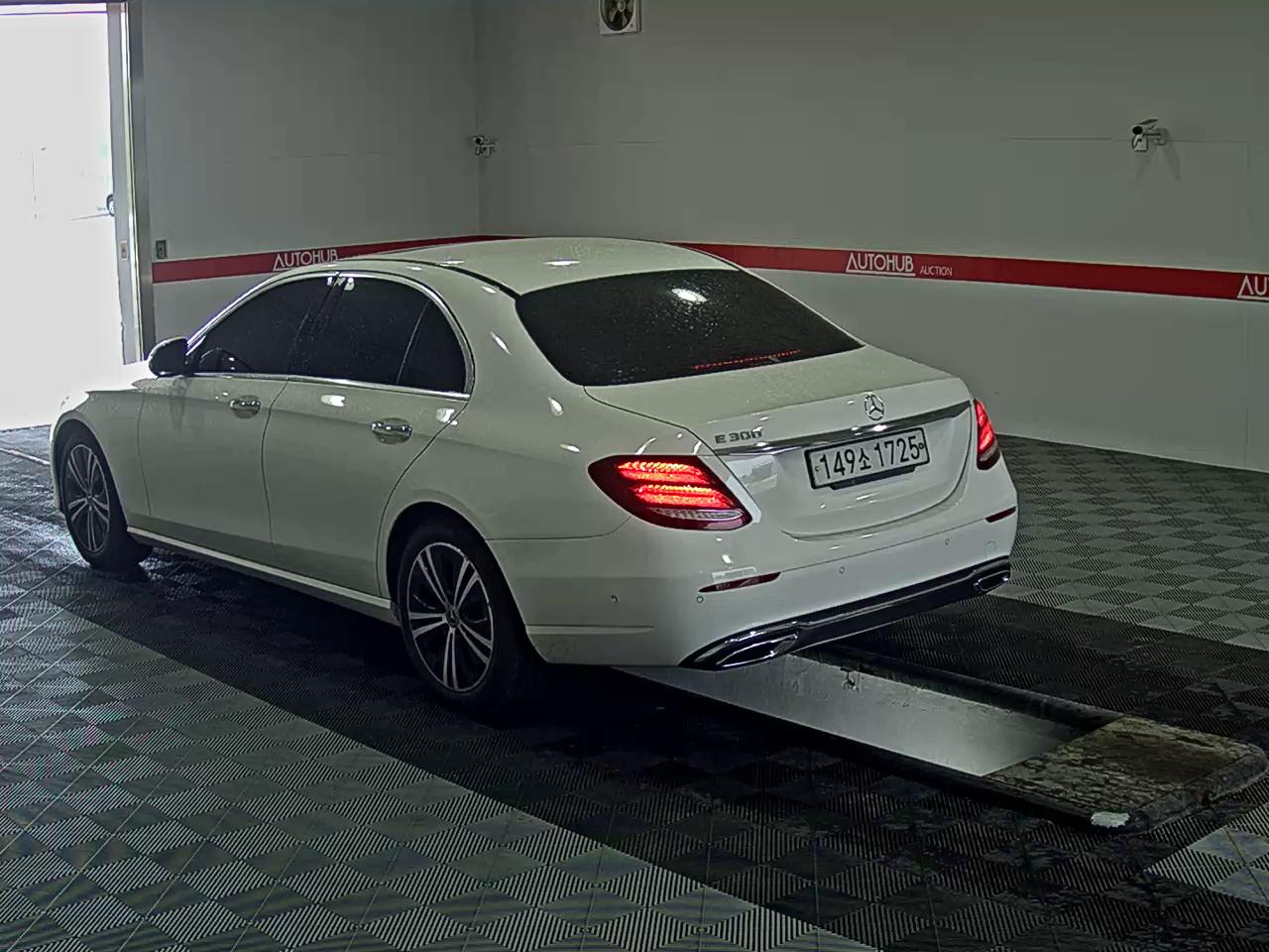 مرسيدس E-CLASS