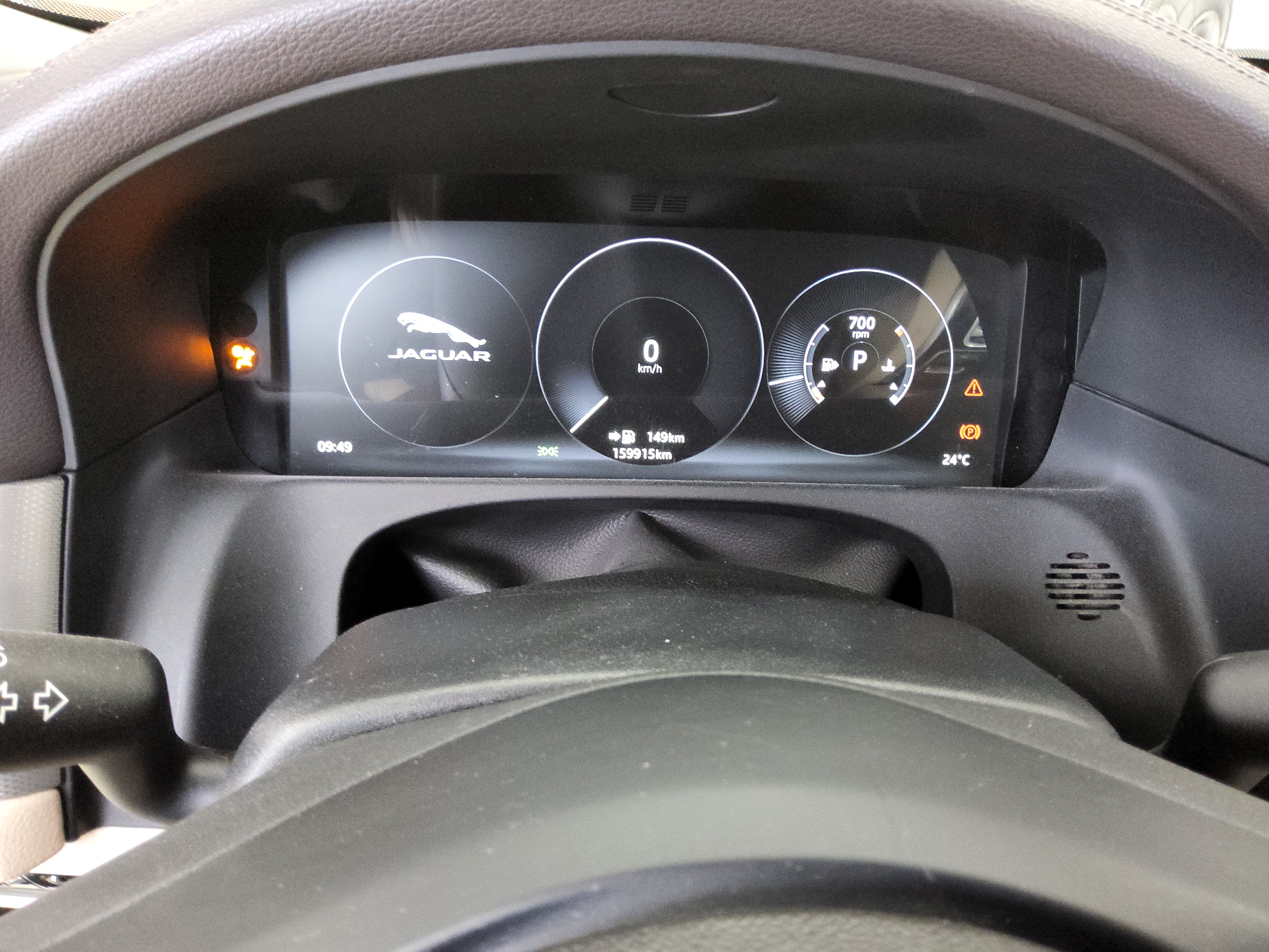 جاقوار XF