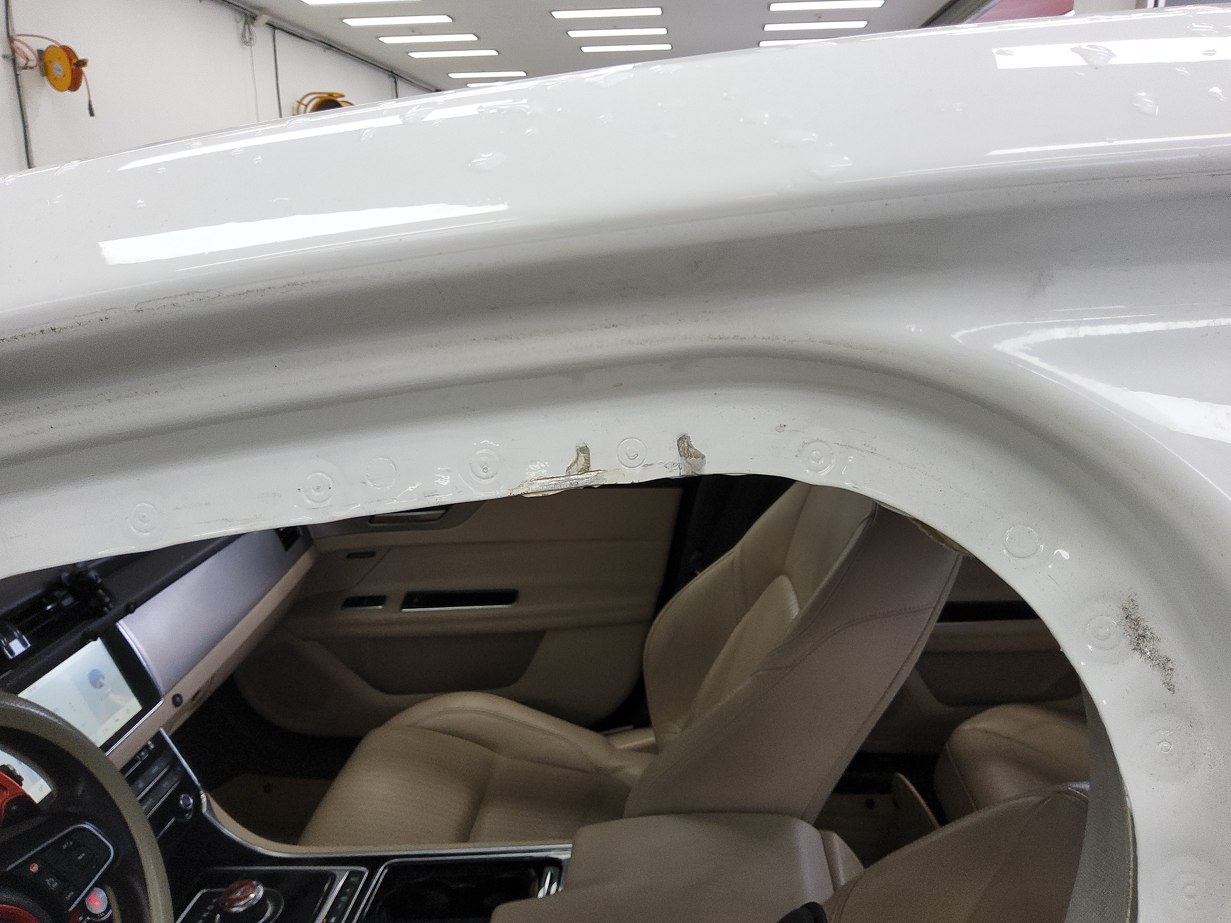 جاقوار XF