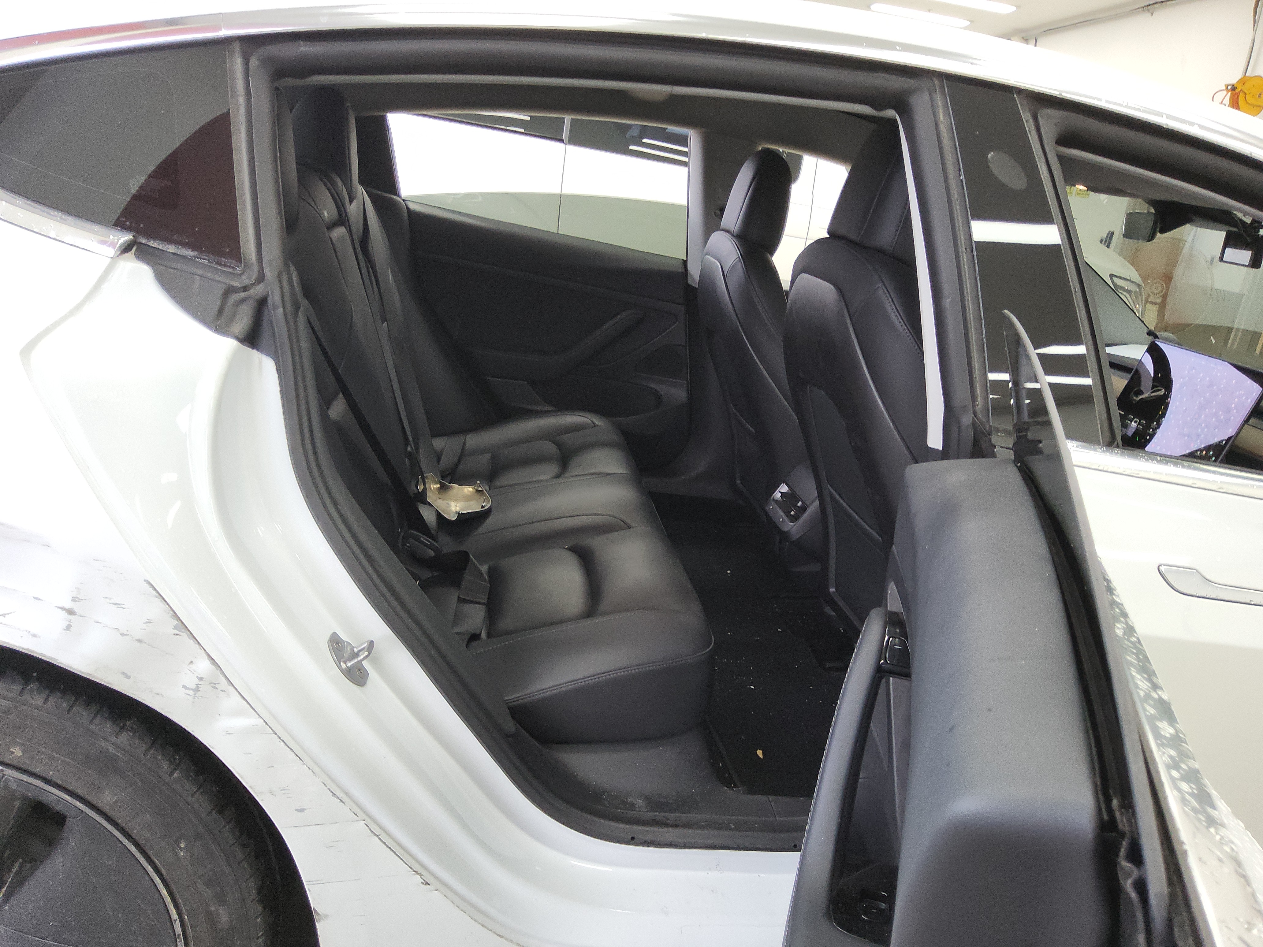 تسلا MODEL 3