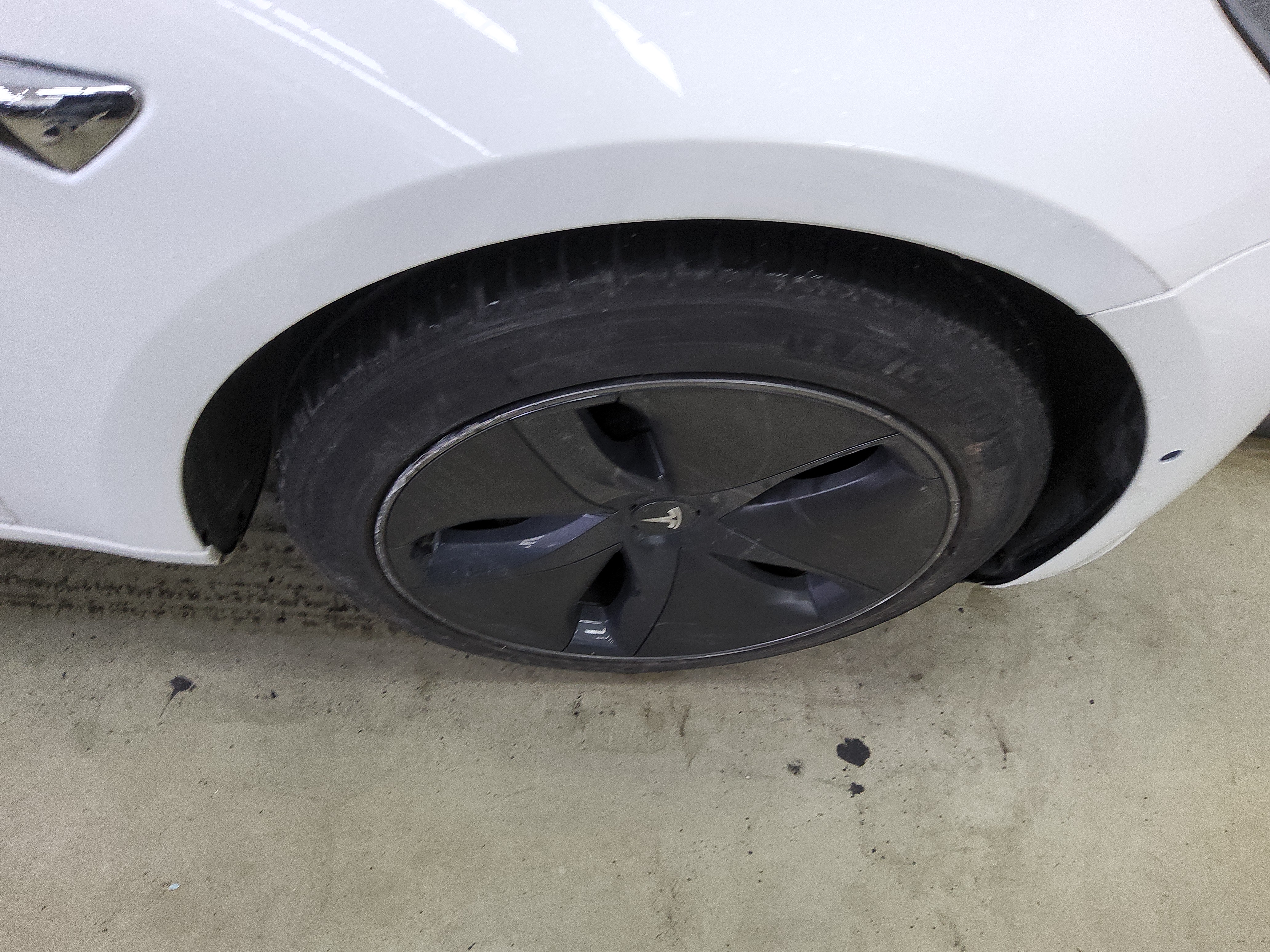 تسلا MODEL 3