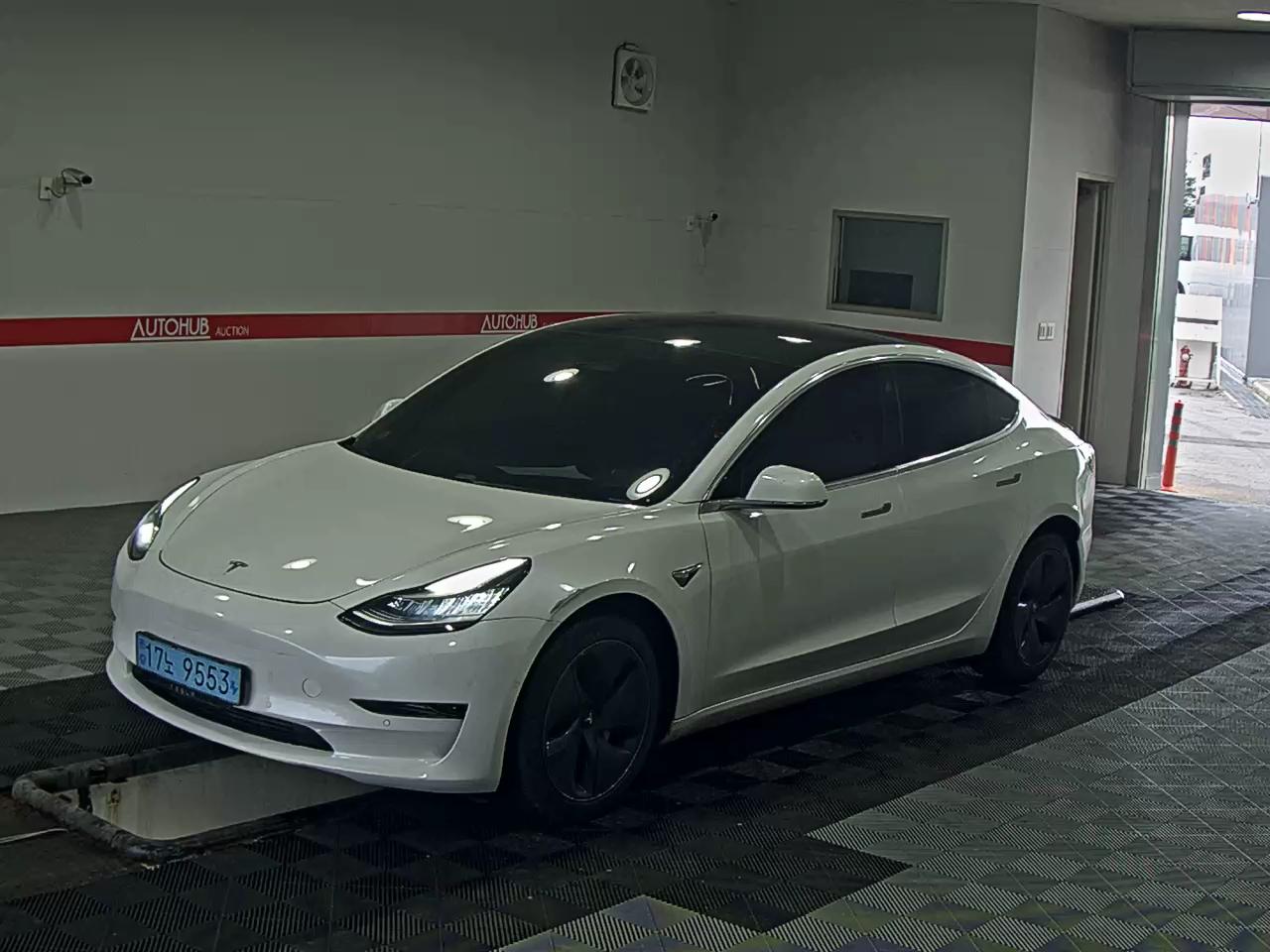 تسلا - MODEL 3 (2020)