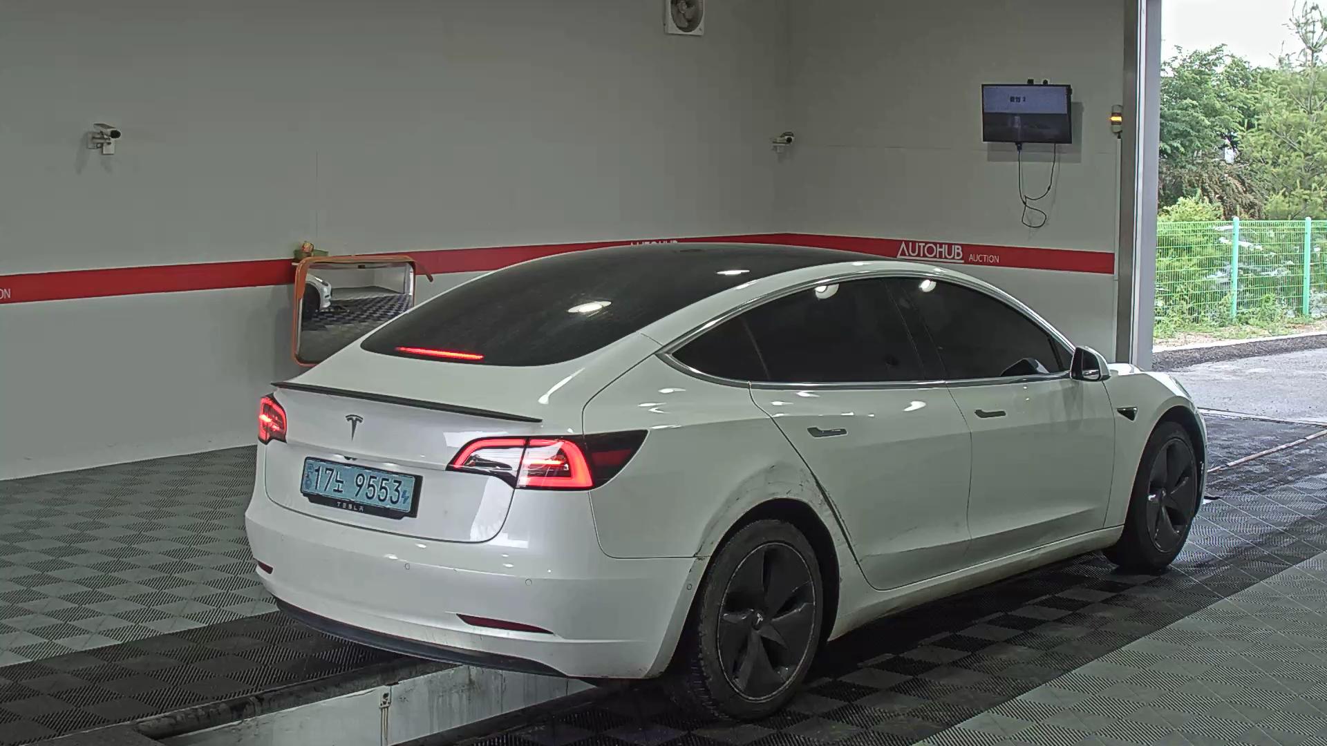 تسلا MODEL 3