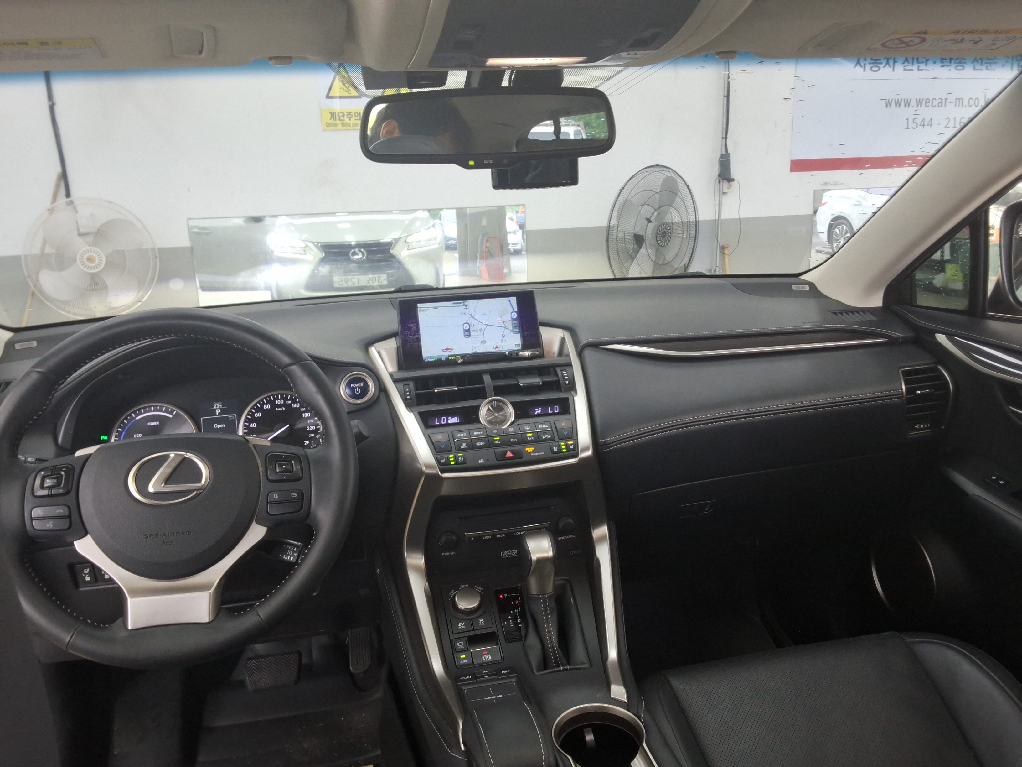 لكسز NX300h