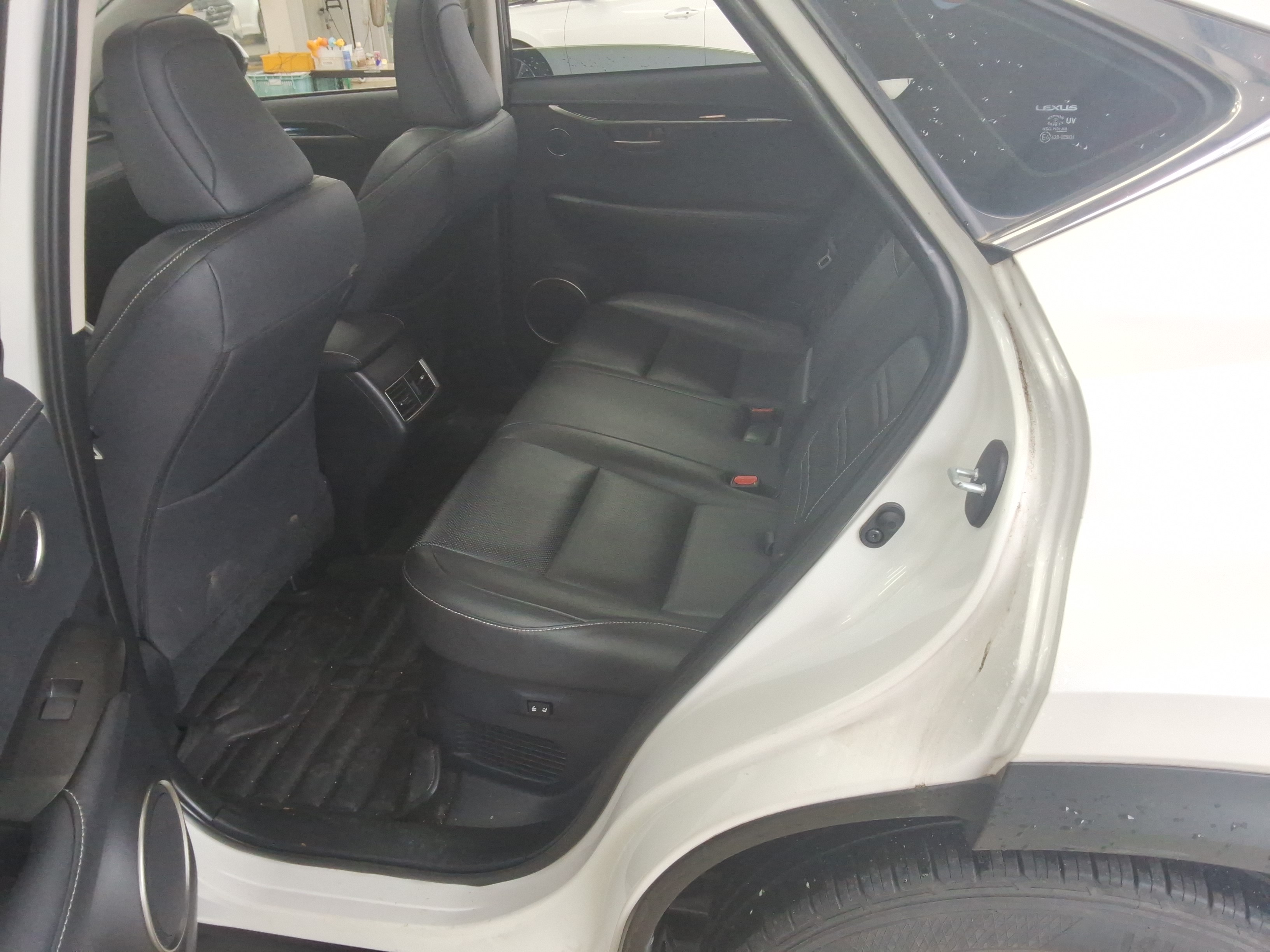 لكسز NX300h