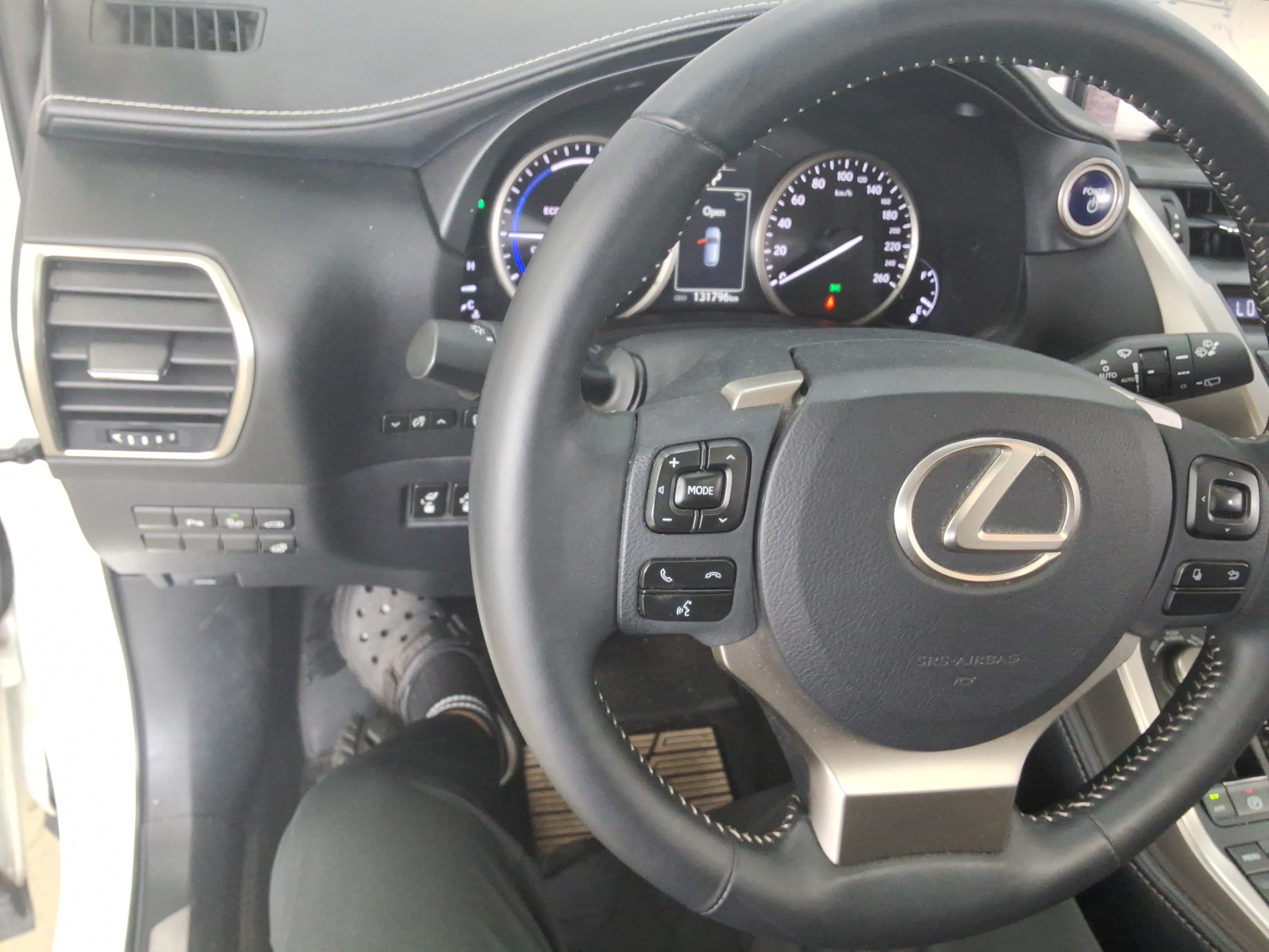 لكسز NX300h