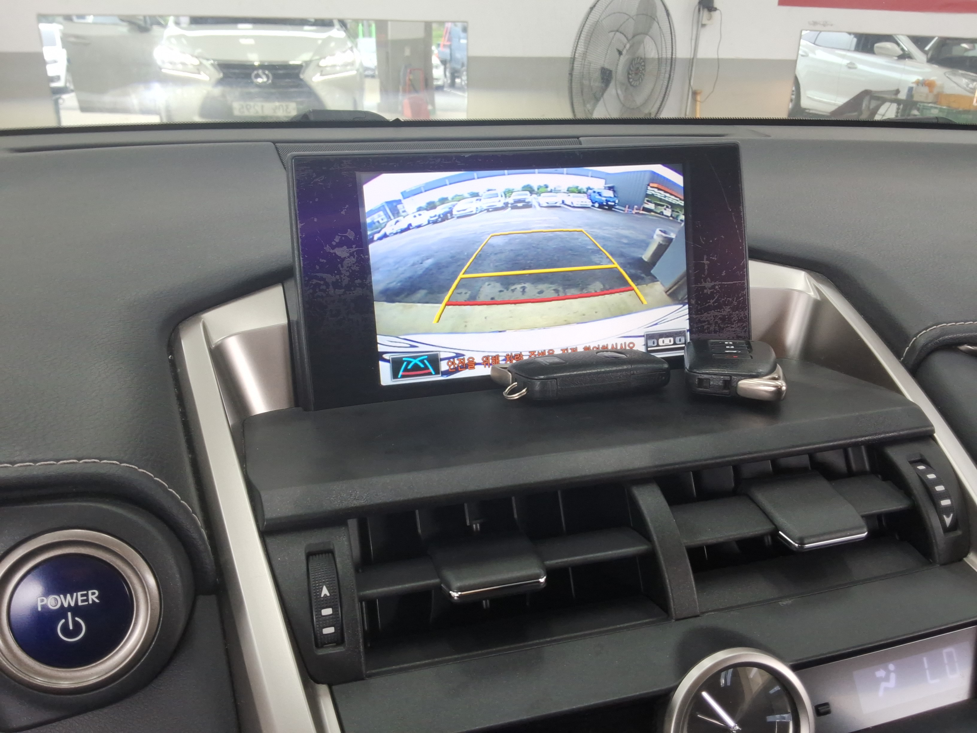 لكسز NX300h
