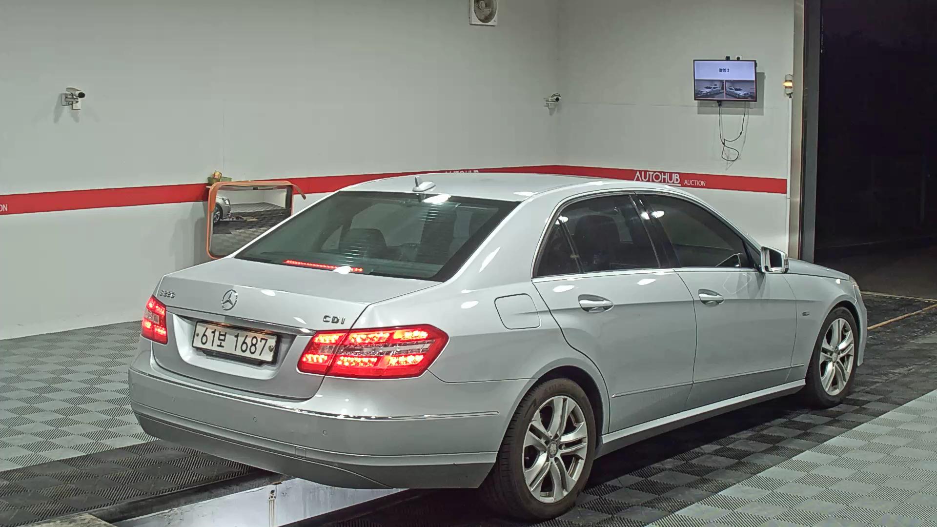 مرسيدس E-CLASS
