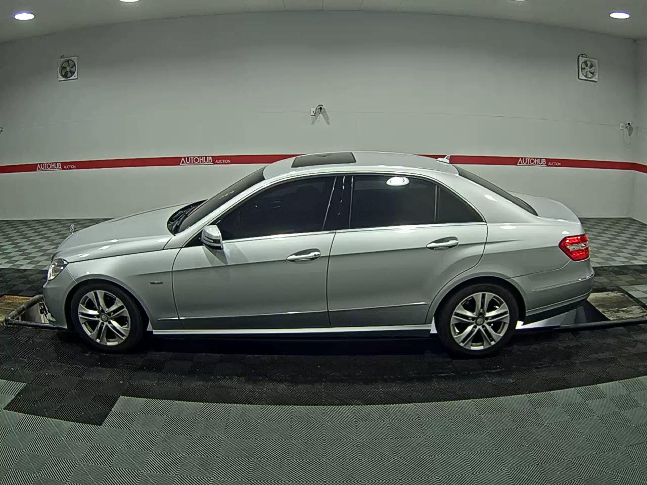 مرسيدس E-CLASS