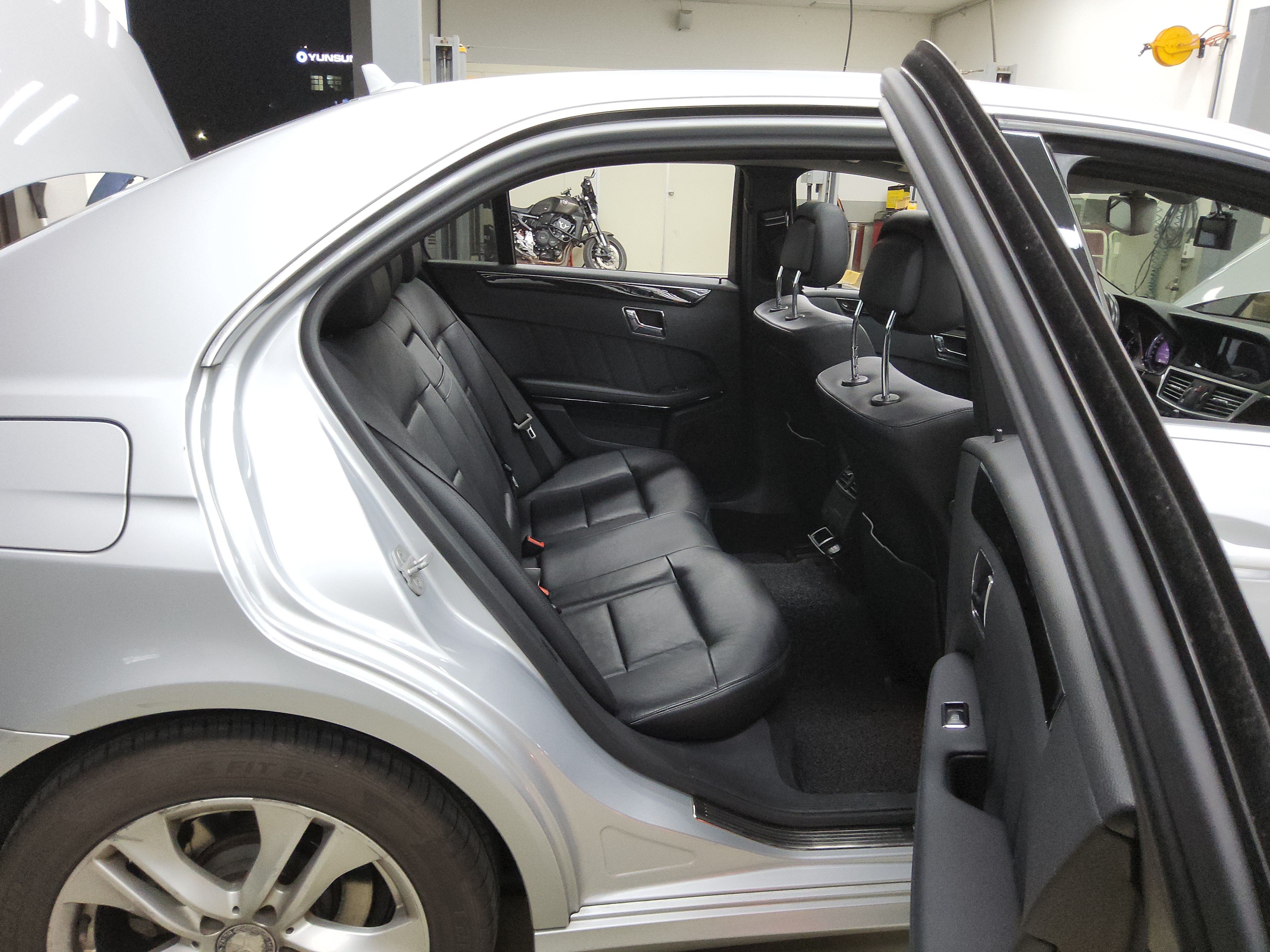 مرسيدس E-CLASS
