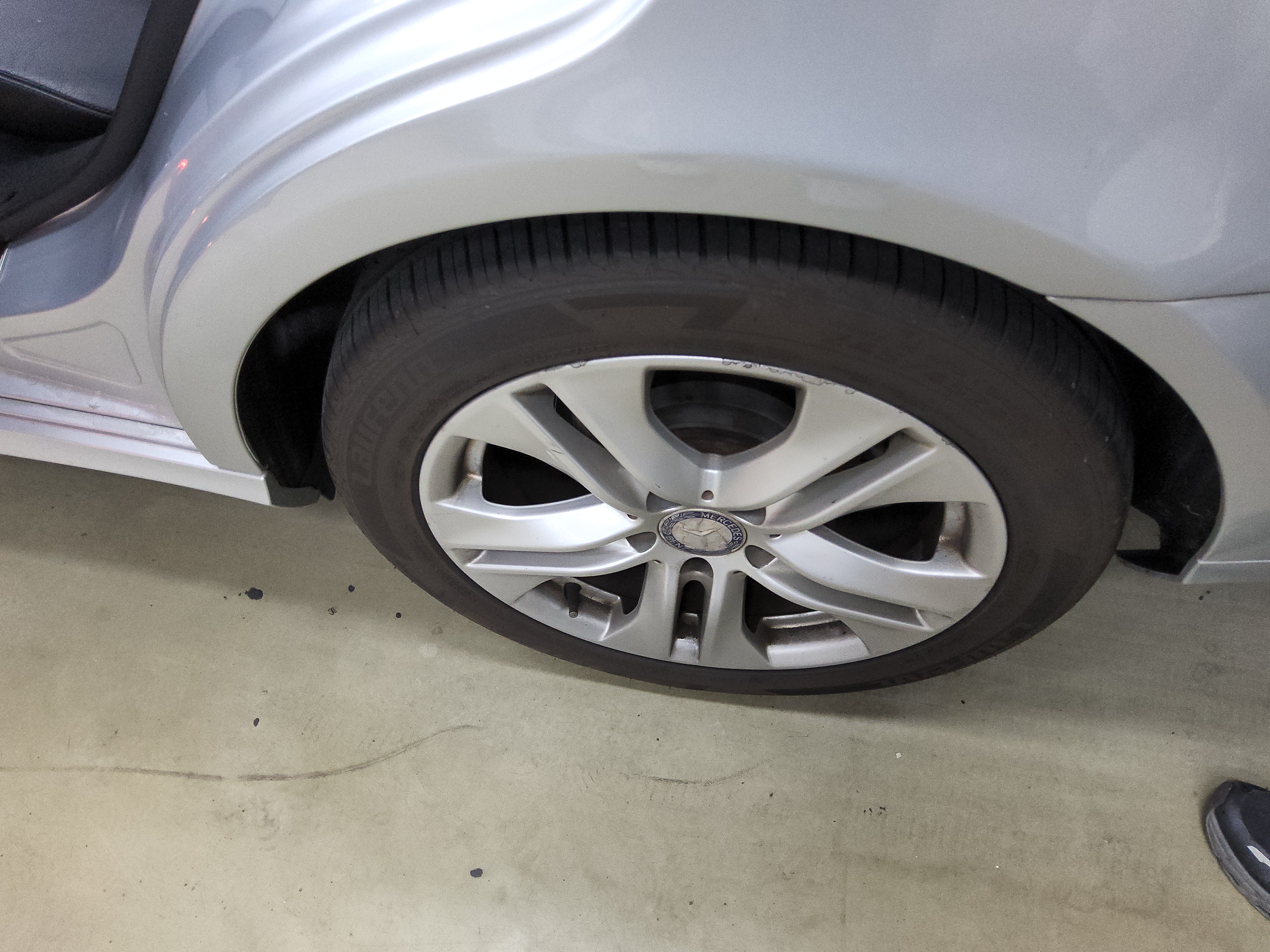 مرسيدس E-CLASS