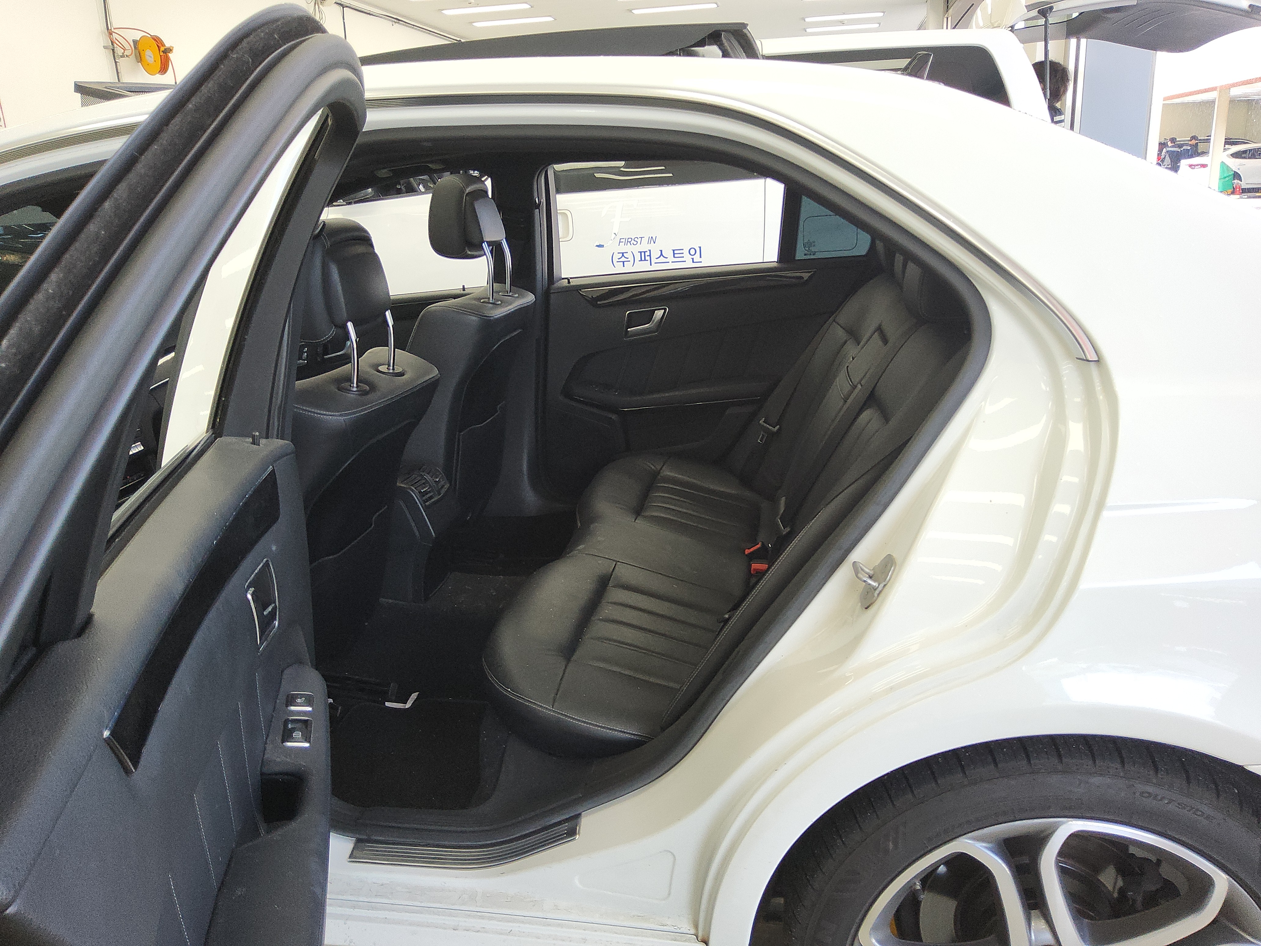 مرسيدس E-CLASS
