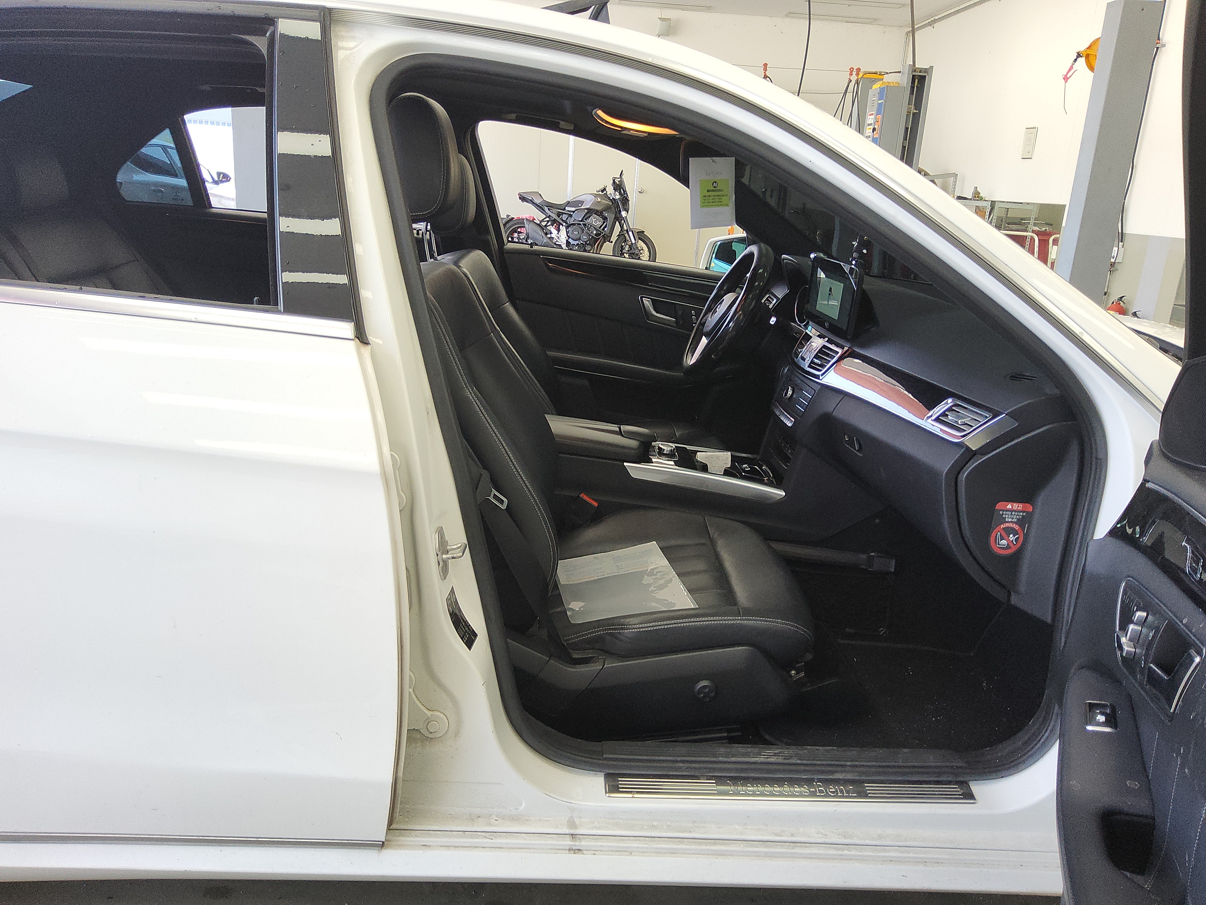 مرسيدس E-CLASS