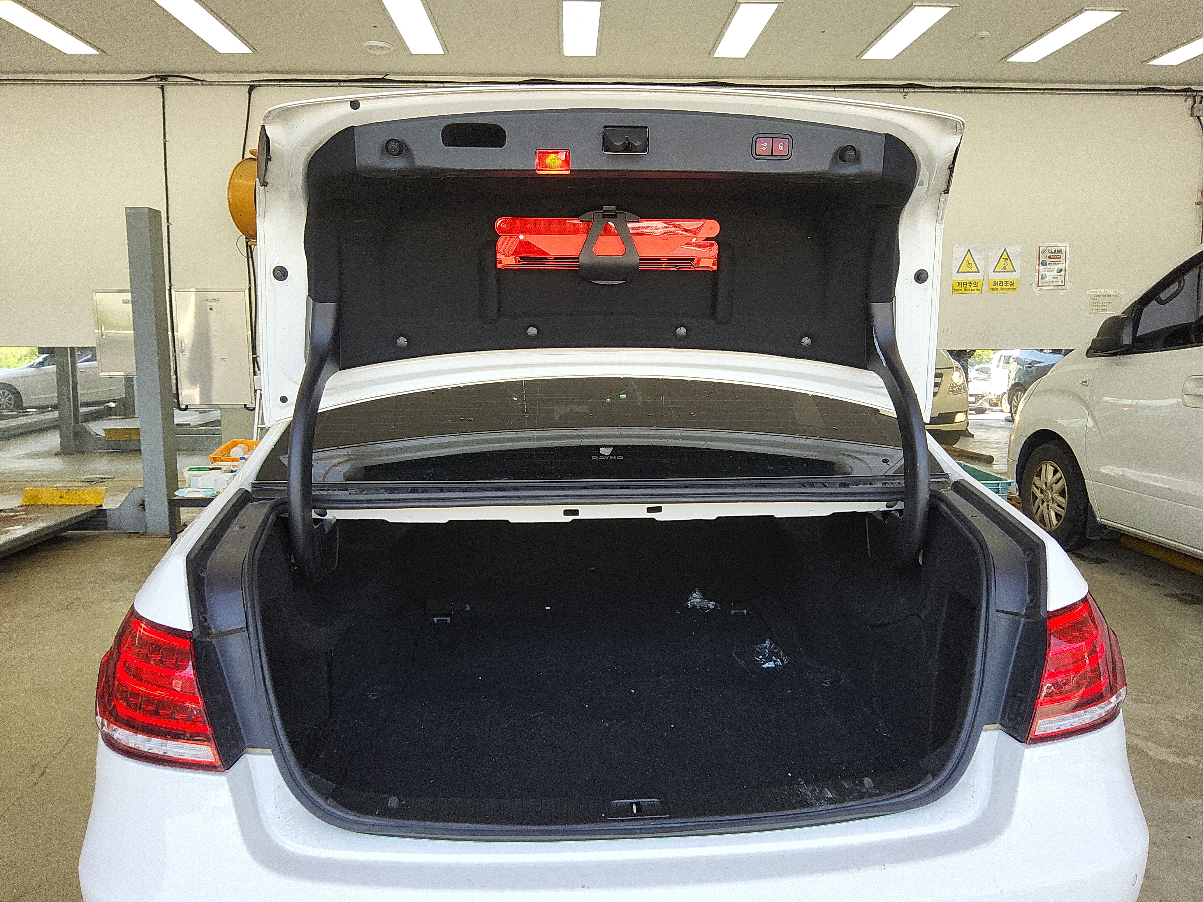 مرسيدس E-CLASS