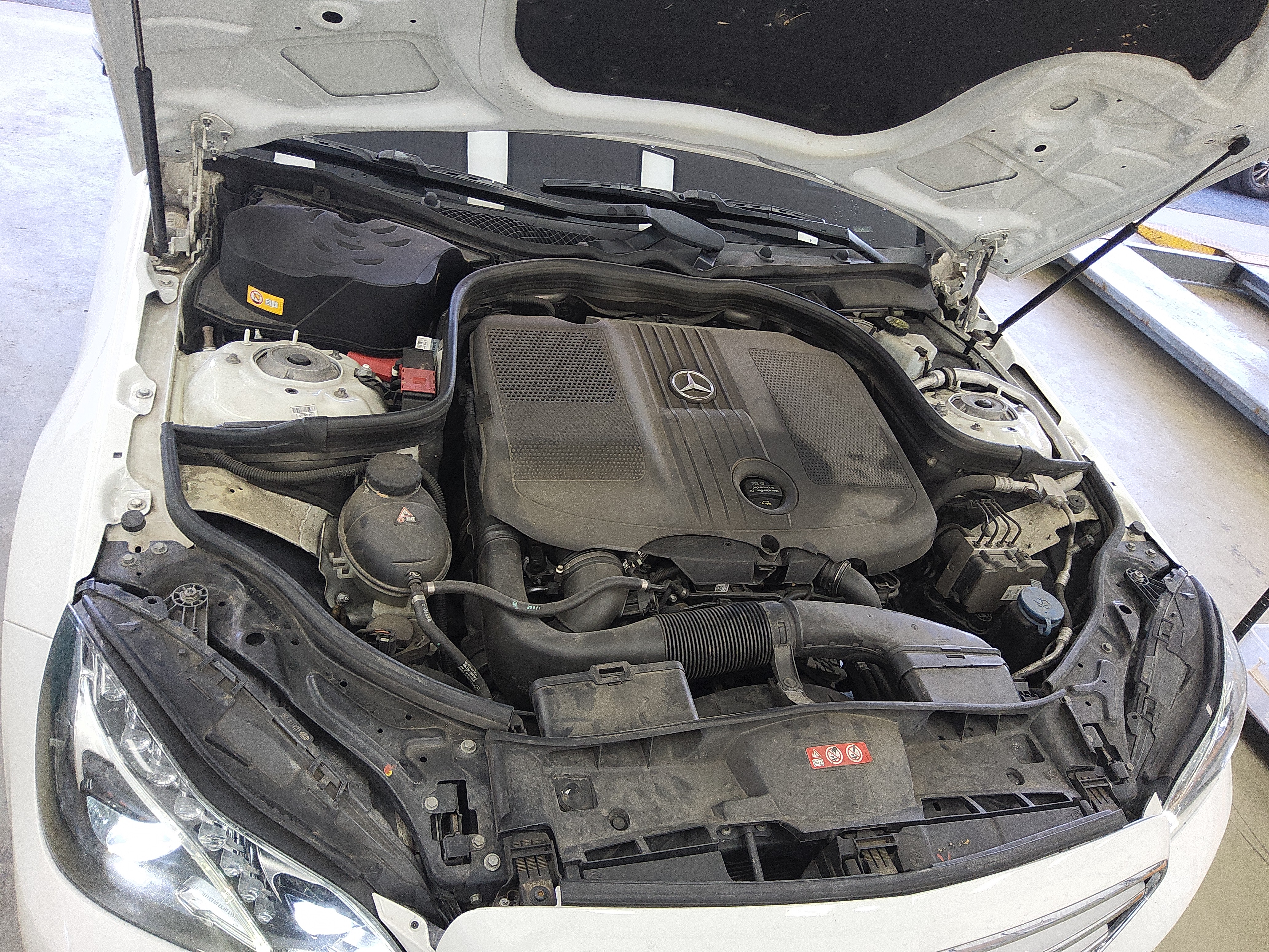 مرسيدس E-CLASS