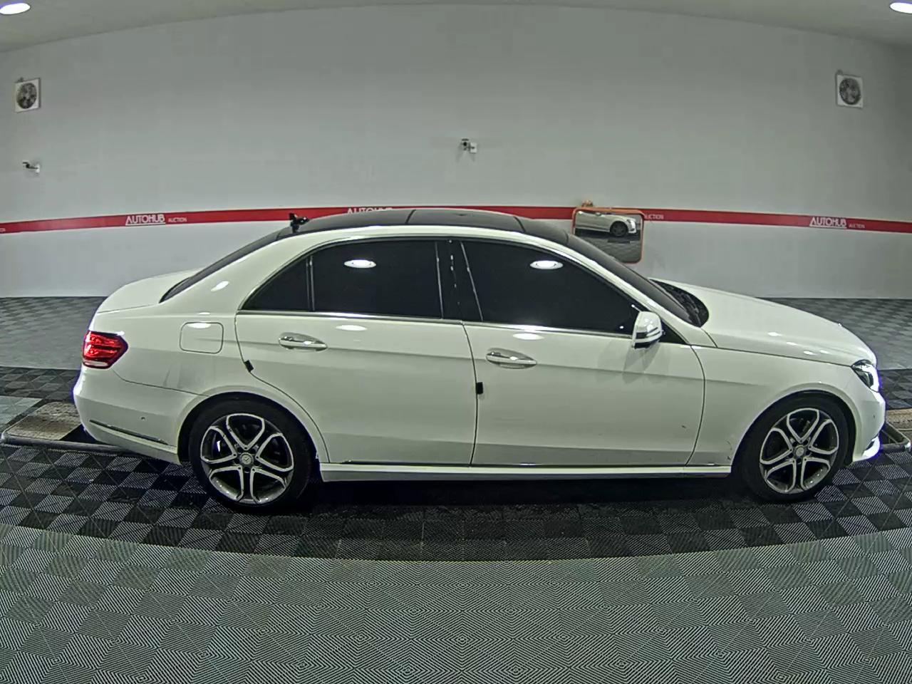 مرسيدس E-CLASS