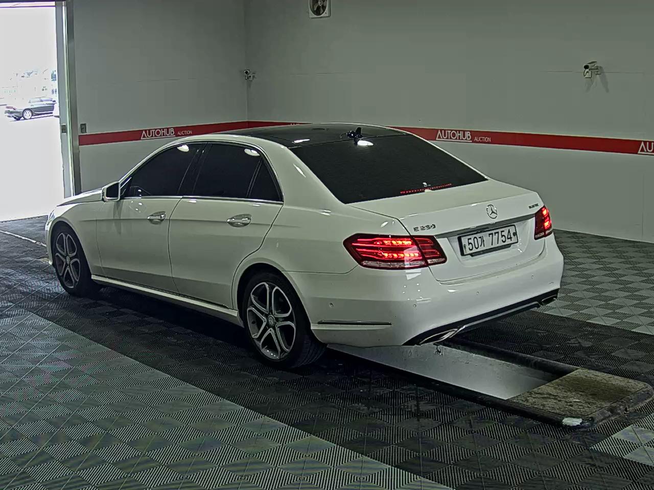 مرسيدس E-CLASS