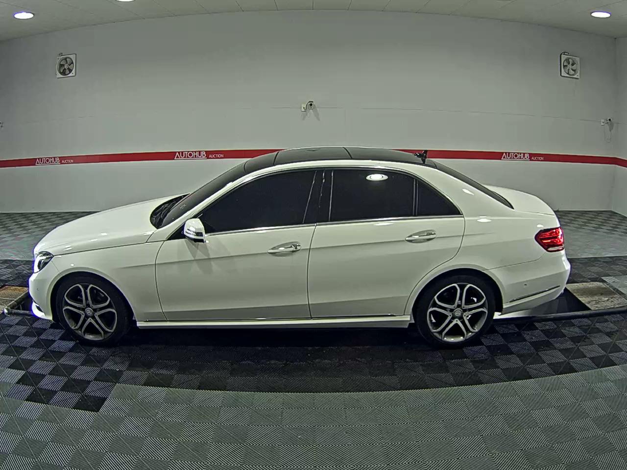 مرسيدس E-CLASS
