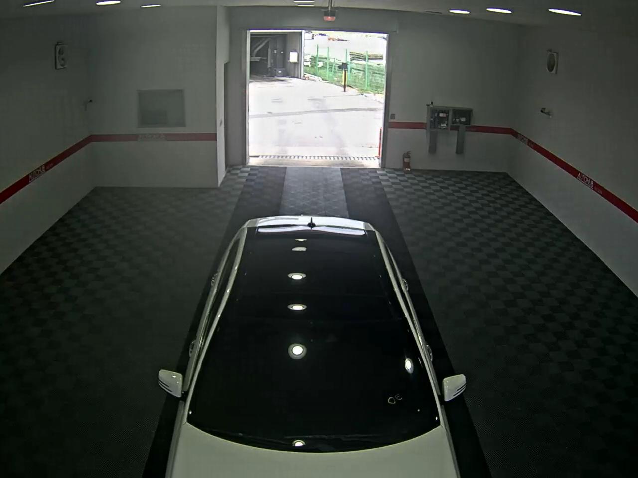 مرسيدس E-CLASS