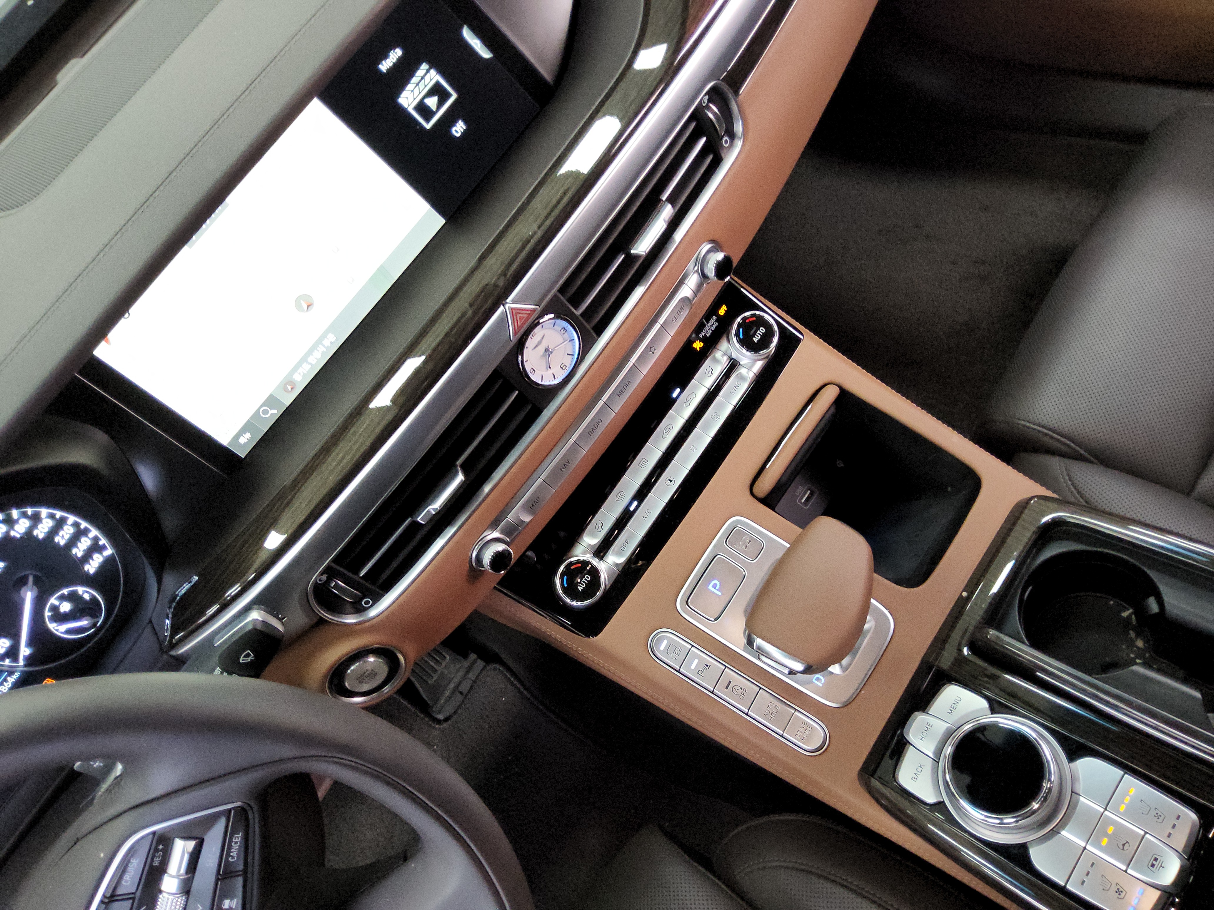 جينسس G90