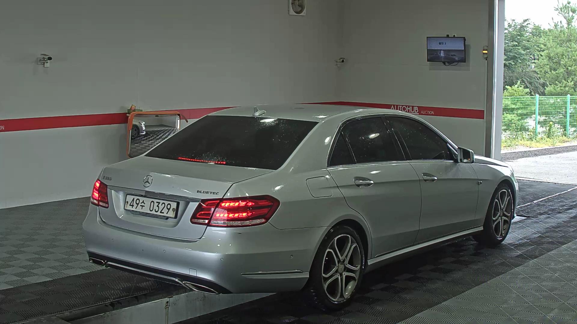 مرسيدس E-CLASS