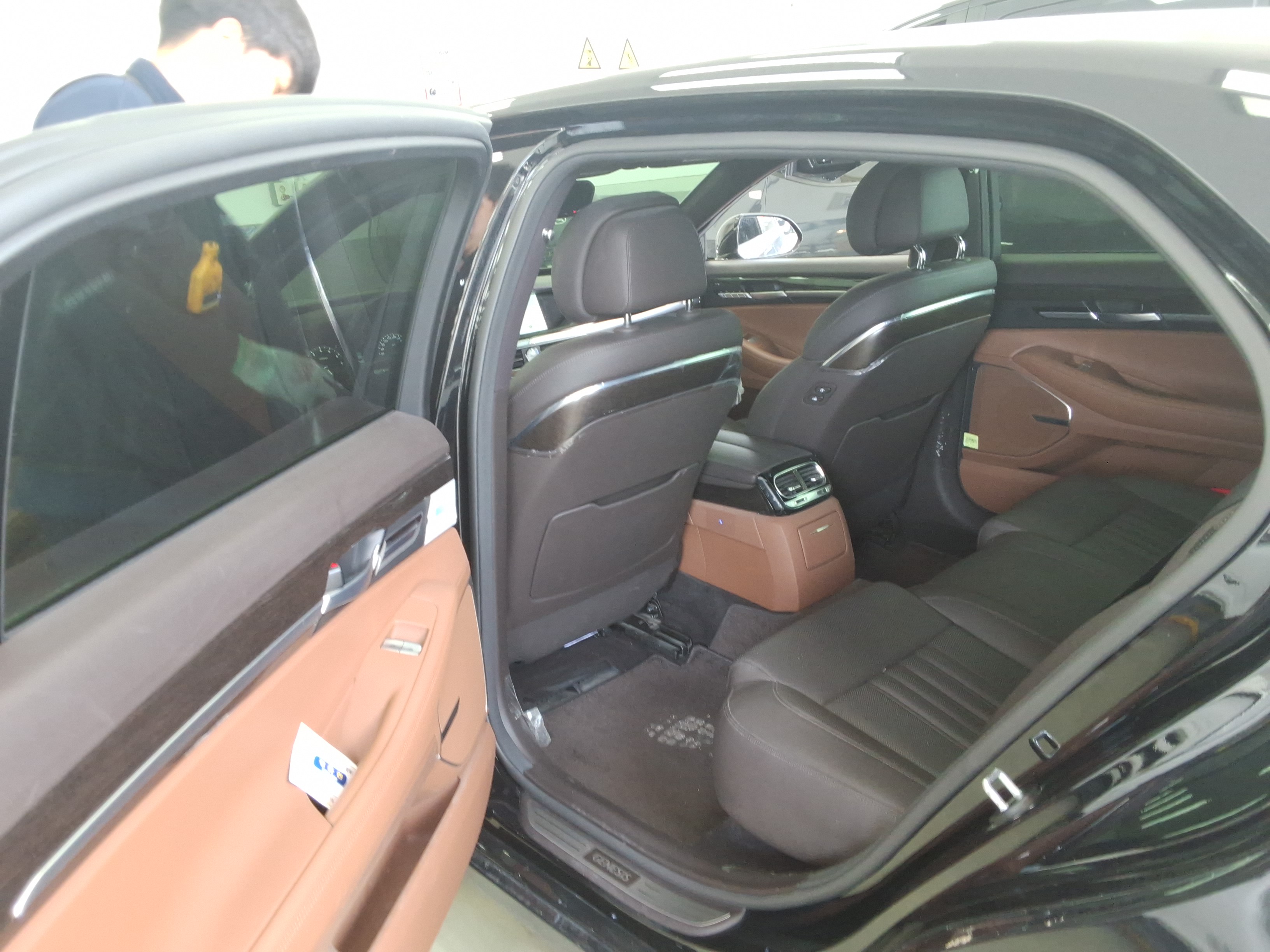 جينسس G90