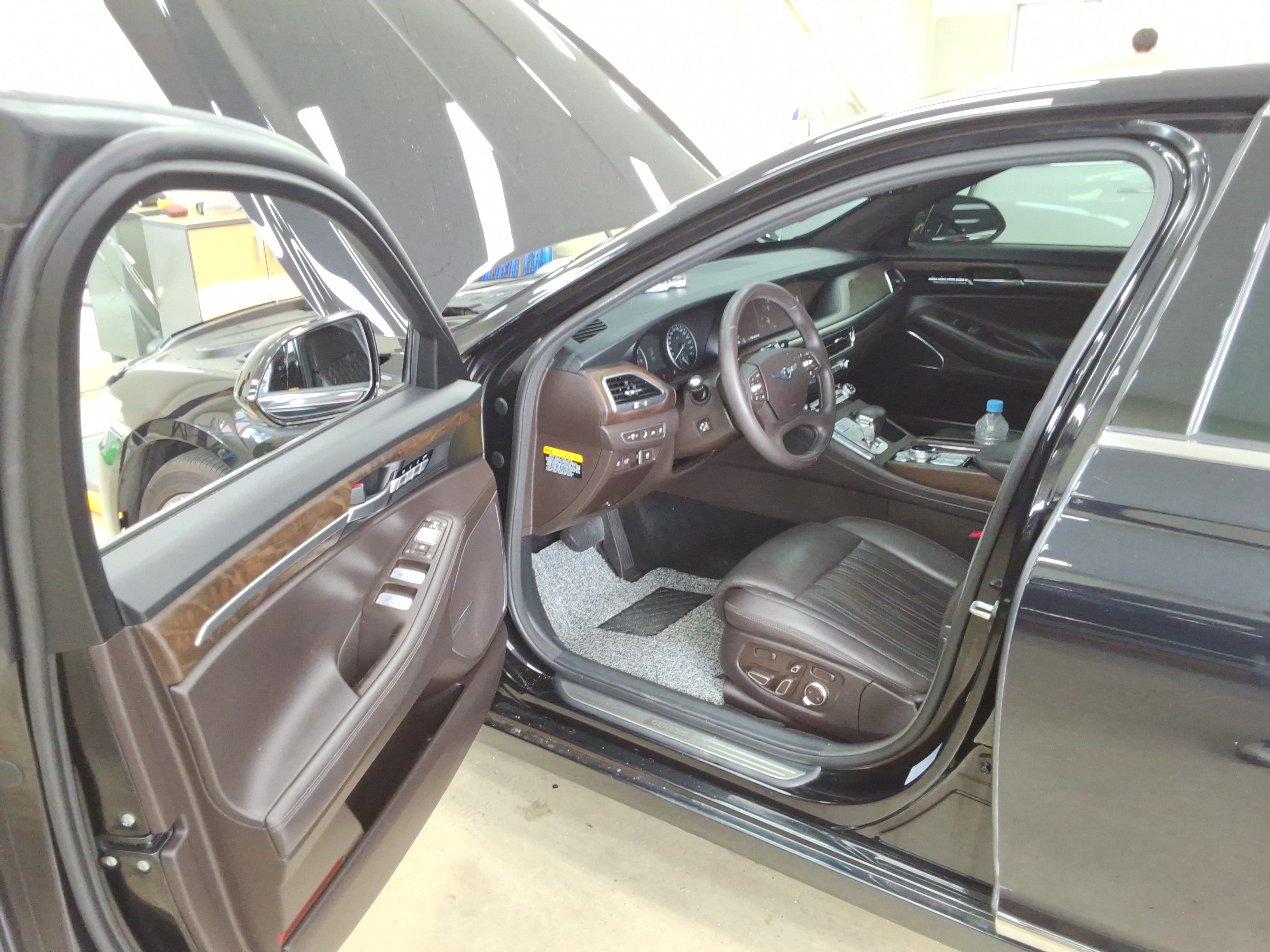 جينسس G90