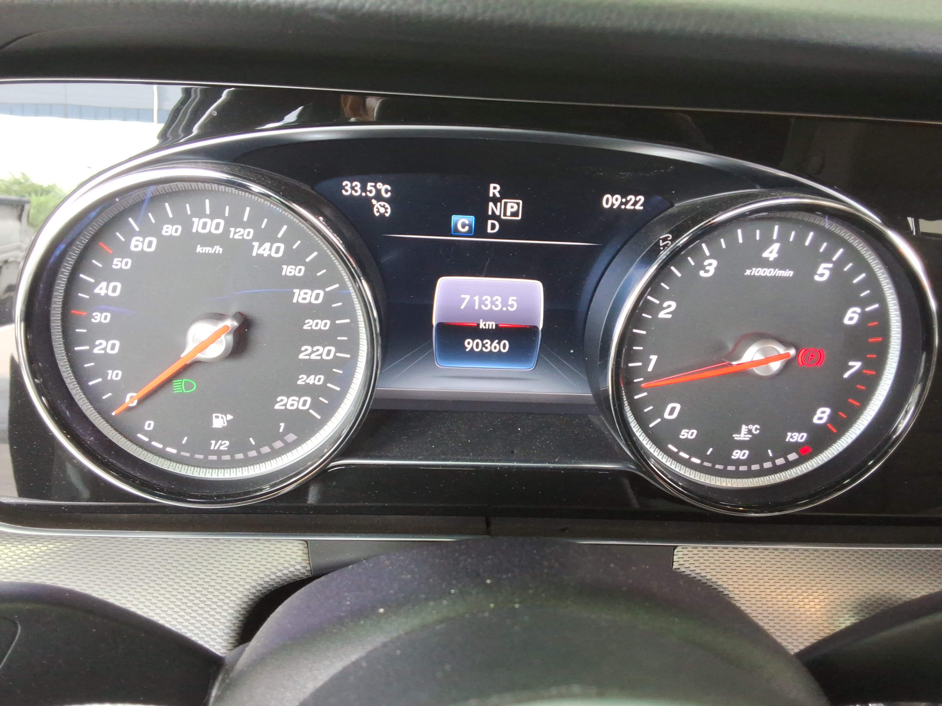 مرسيدس E-CLASS