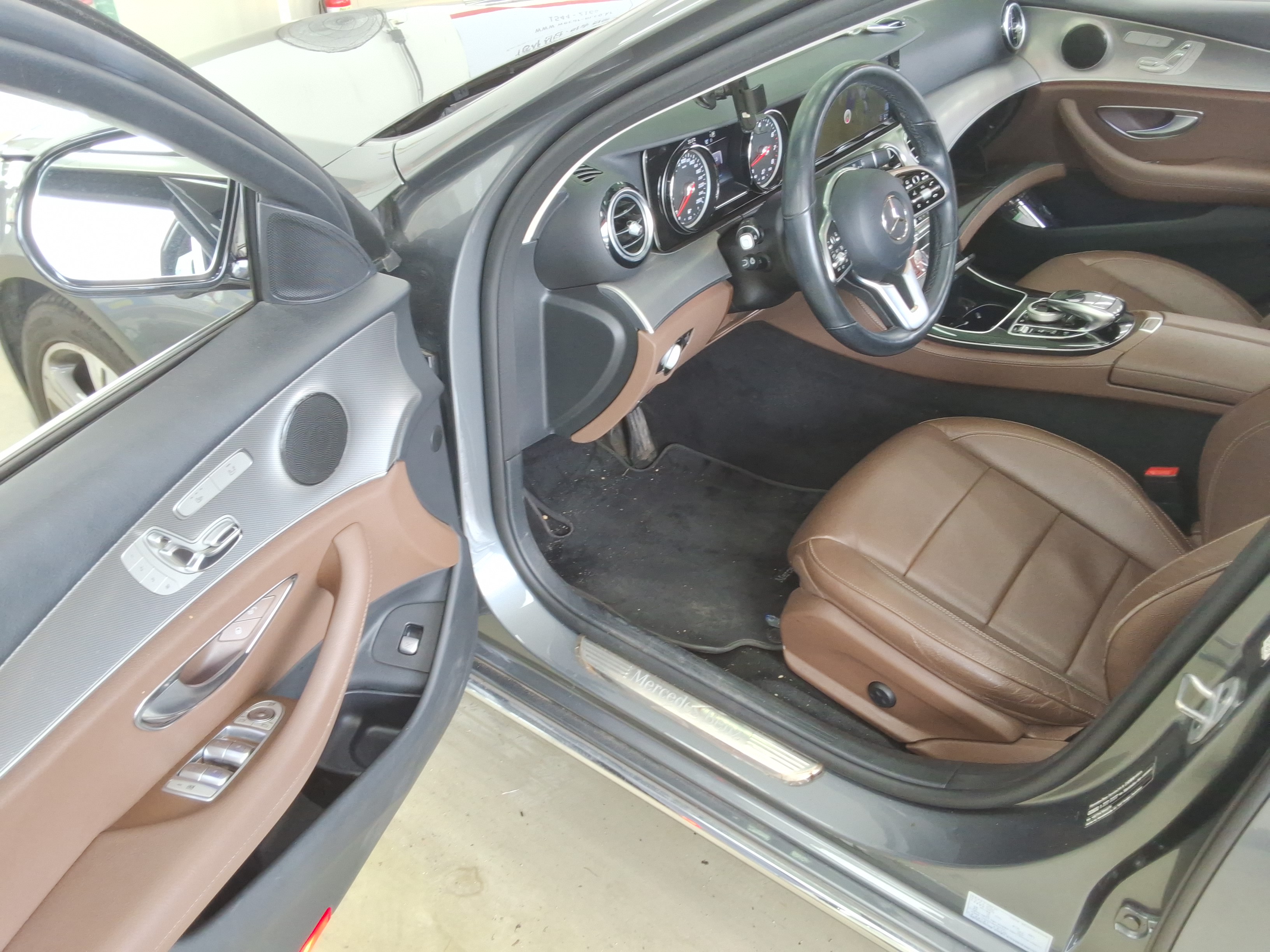 مرسيدس E-CLASS