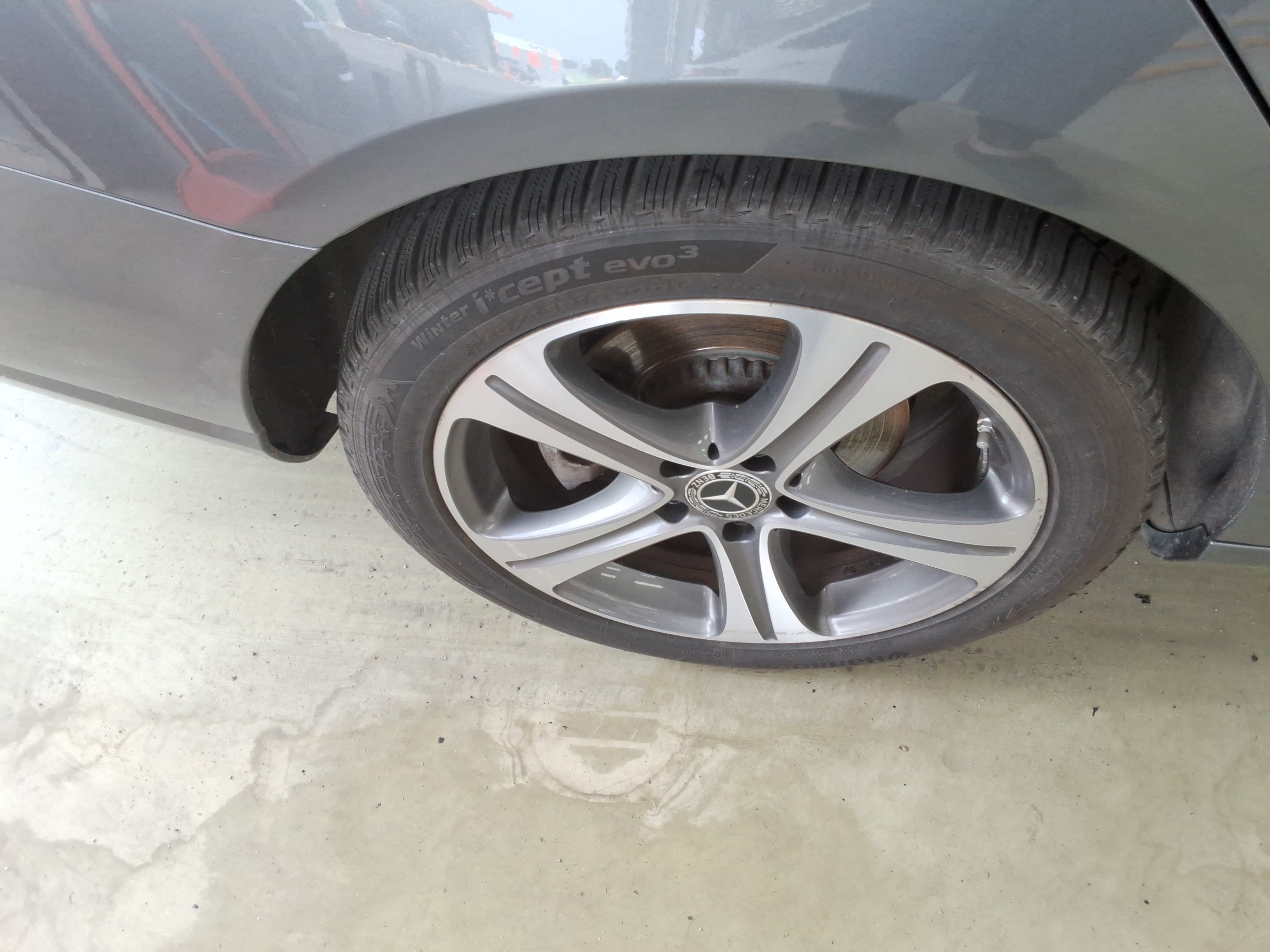 مرسيدس E-CLASS