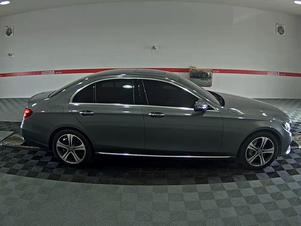 مرسيدس E-CLASS