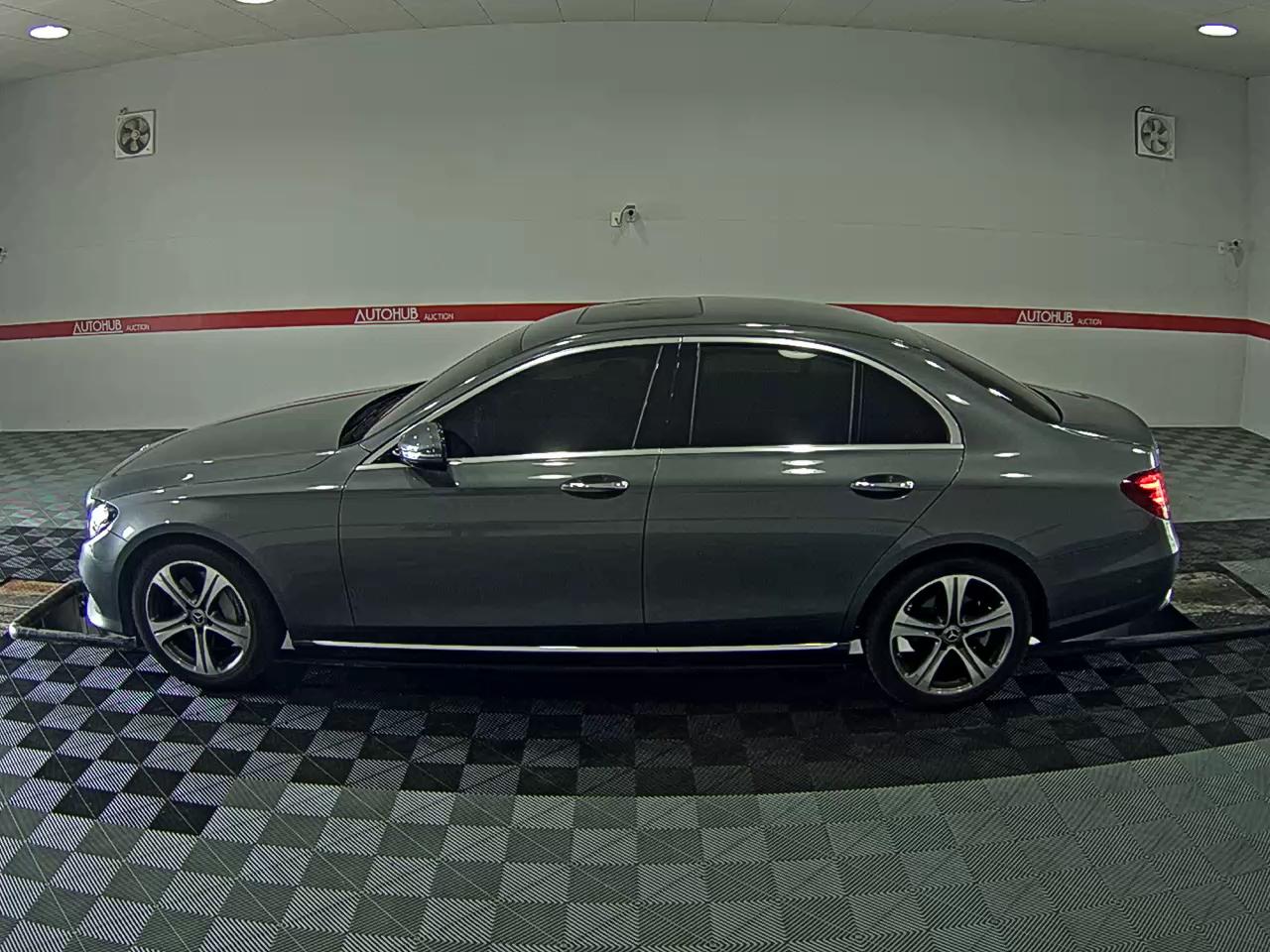 مرسيدس E-CLASS