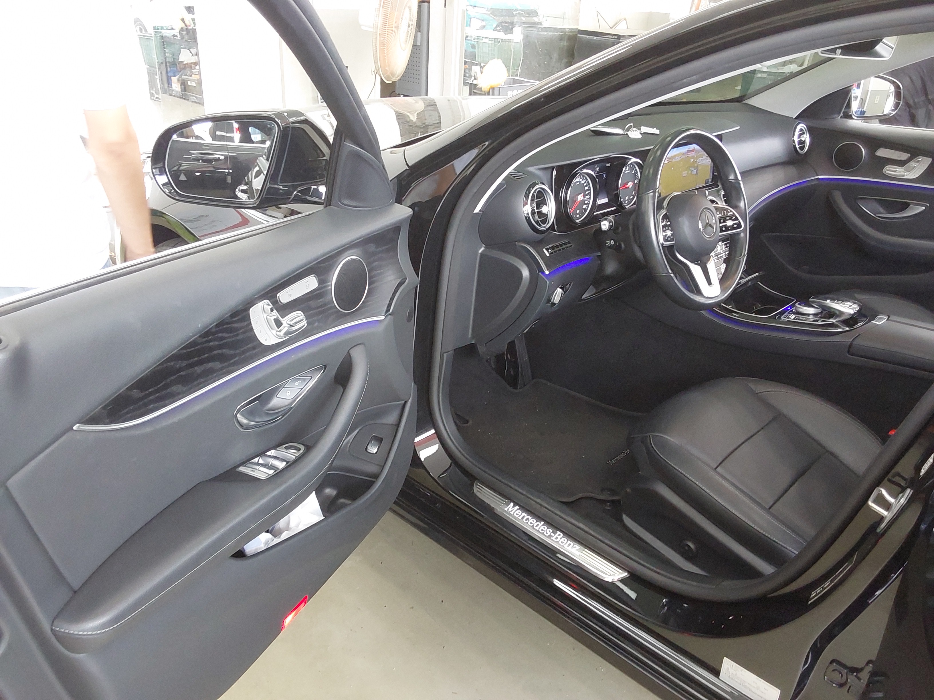 مرسيدس E-CLASS